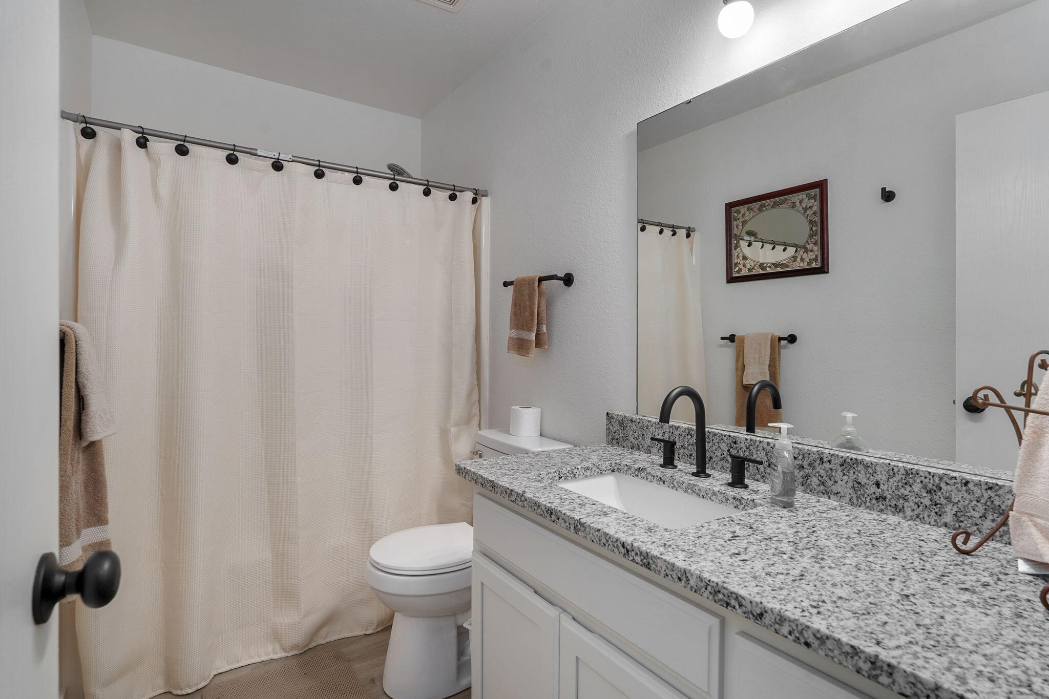 1257 East Mcclernon Street Property Photo 9