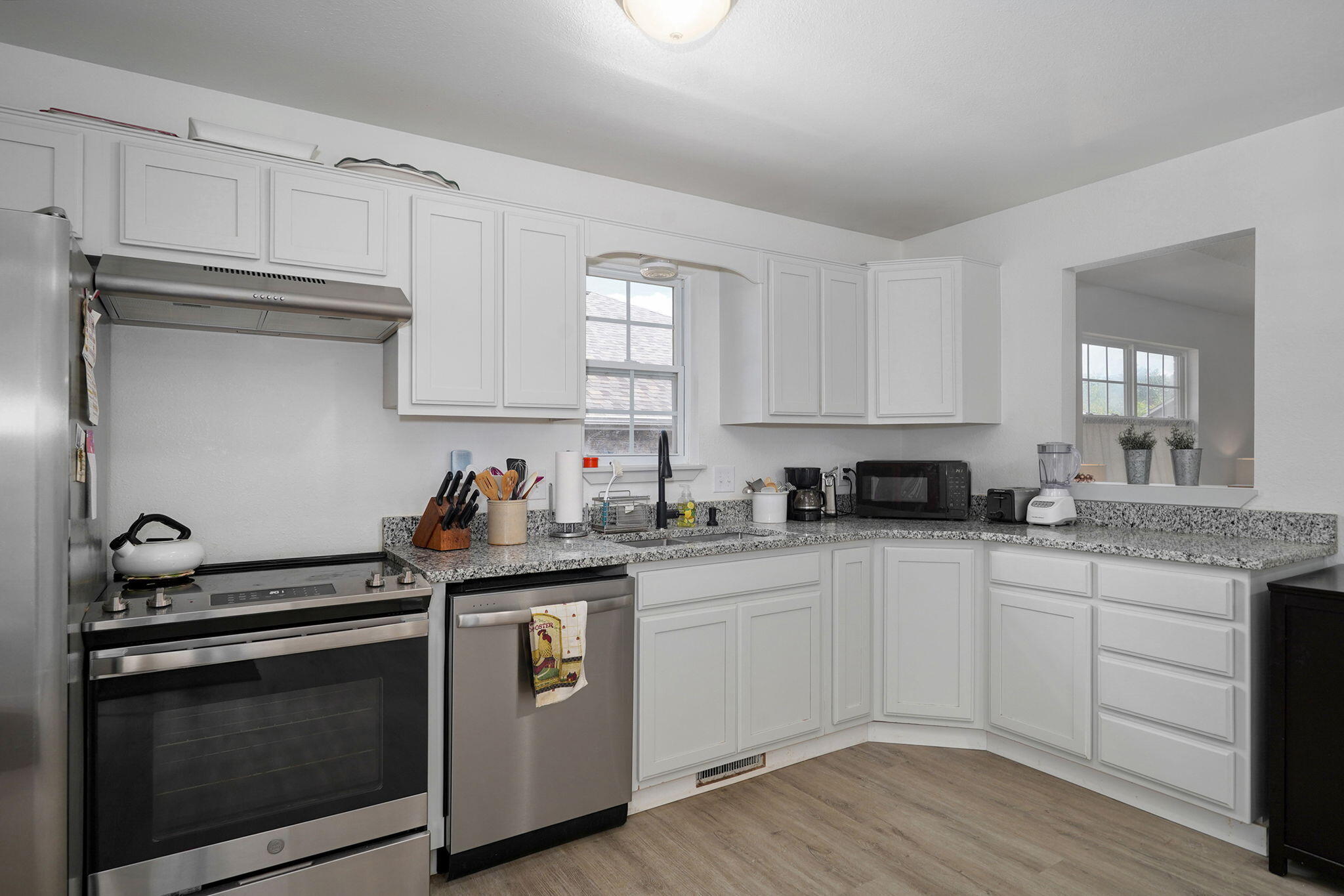 1257 East Mcclernon Street Property Photo 11