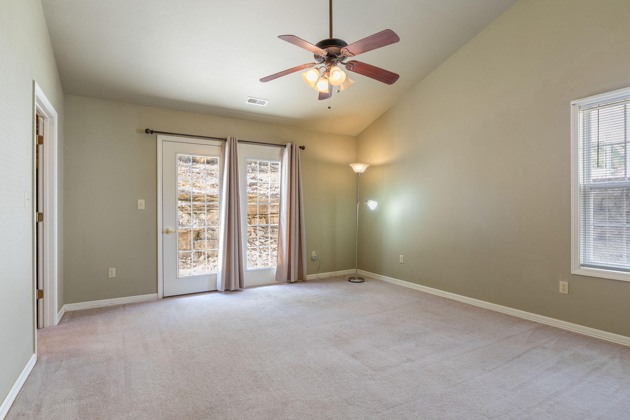 435 Eagle Drive Property Photo 9
