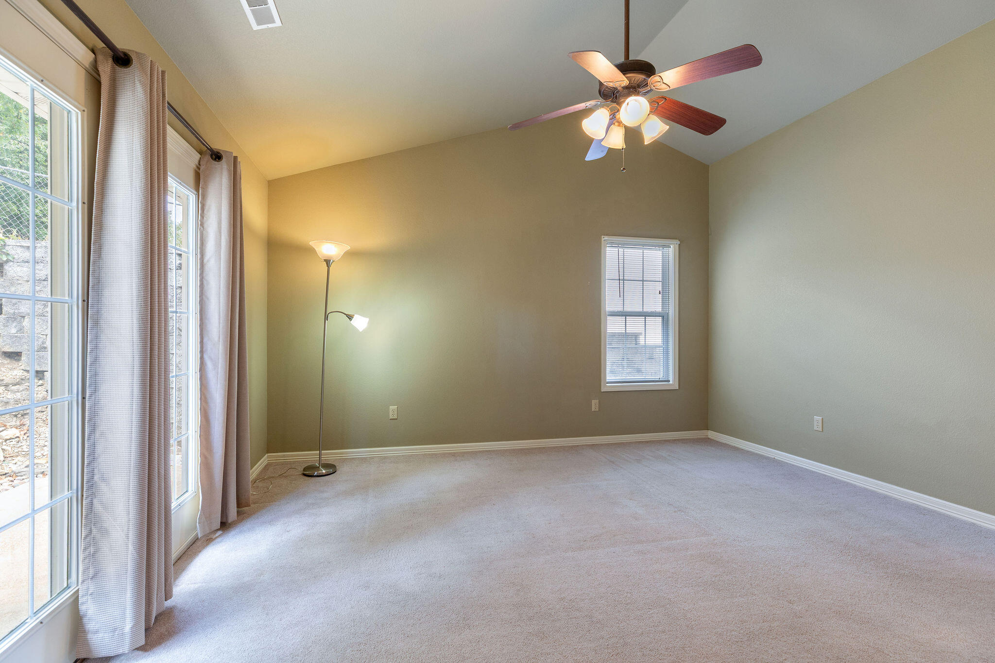435 Eagle Drive Property Photo 10