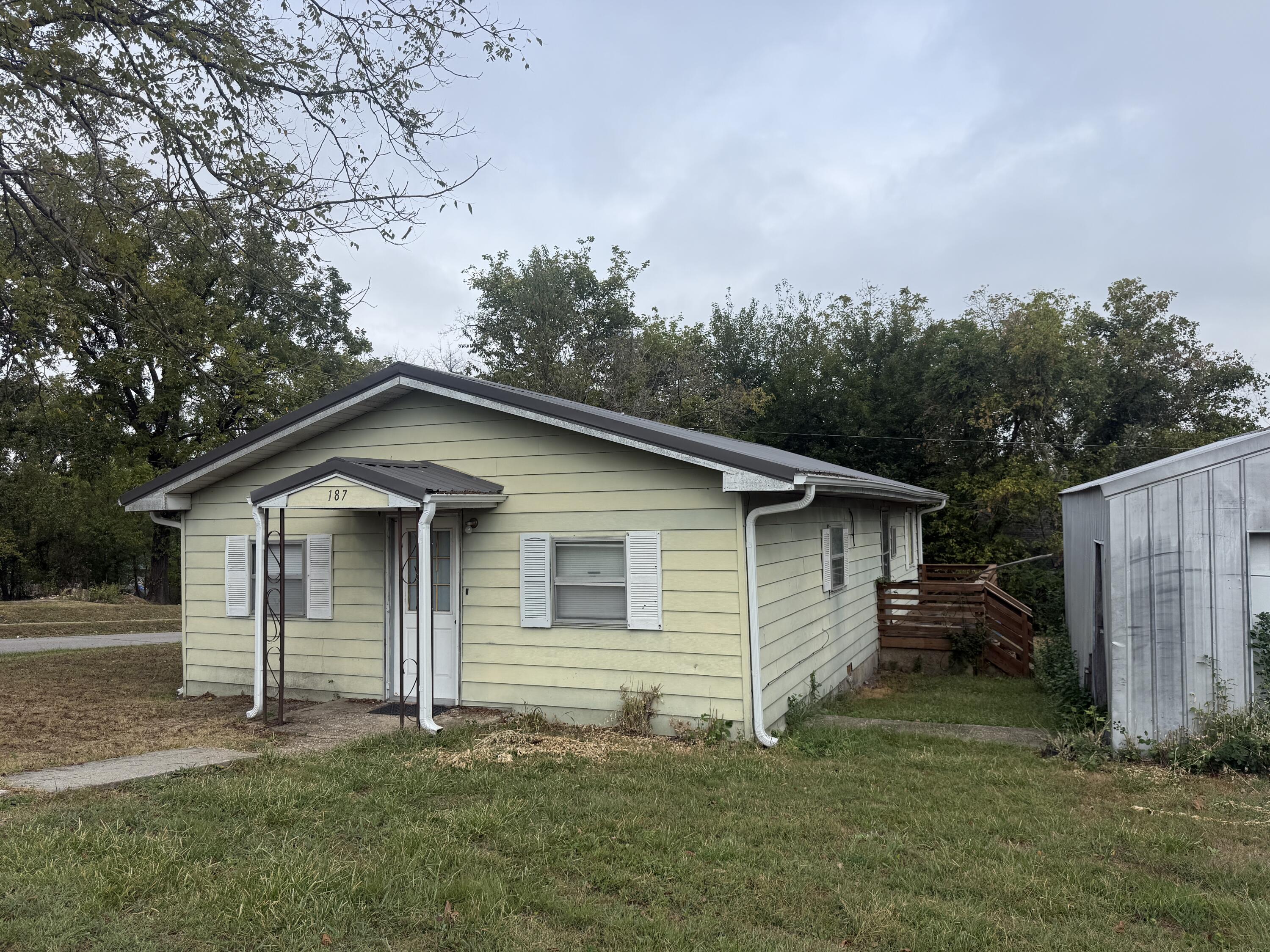 187 West Missouri Street Property Photo 3