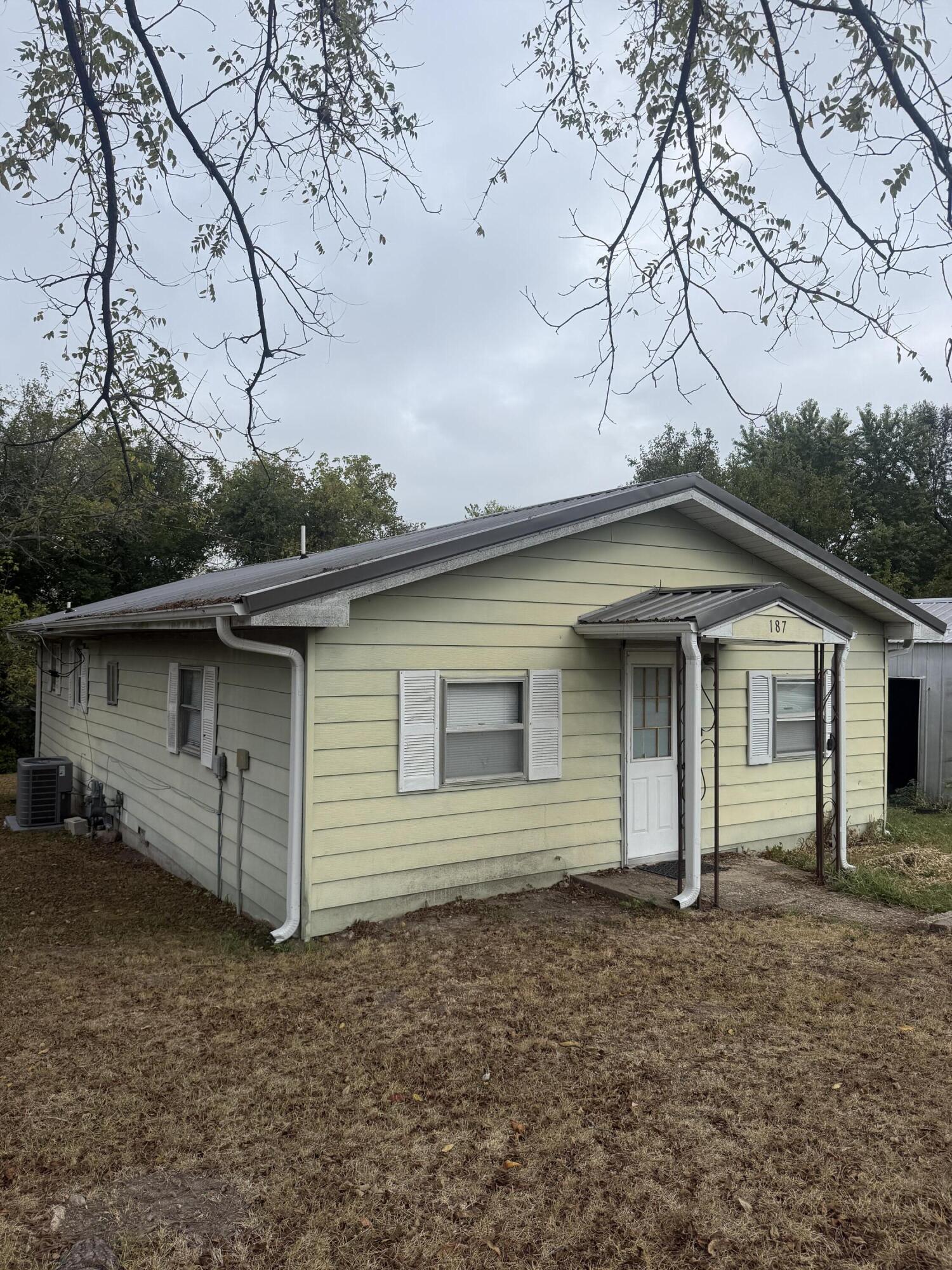 187 West Missouri Street Property Photo 5