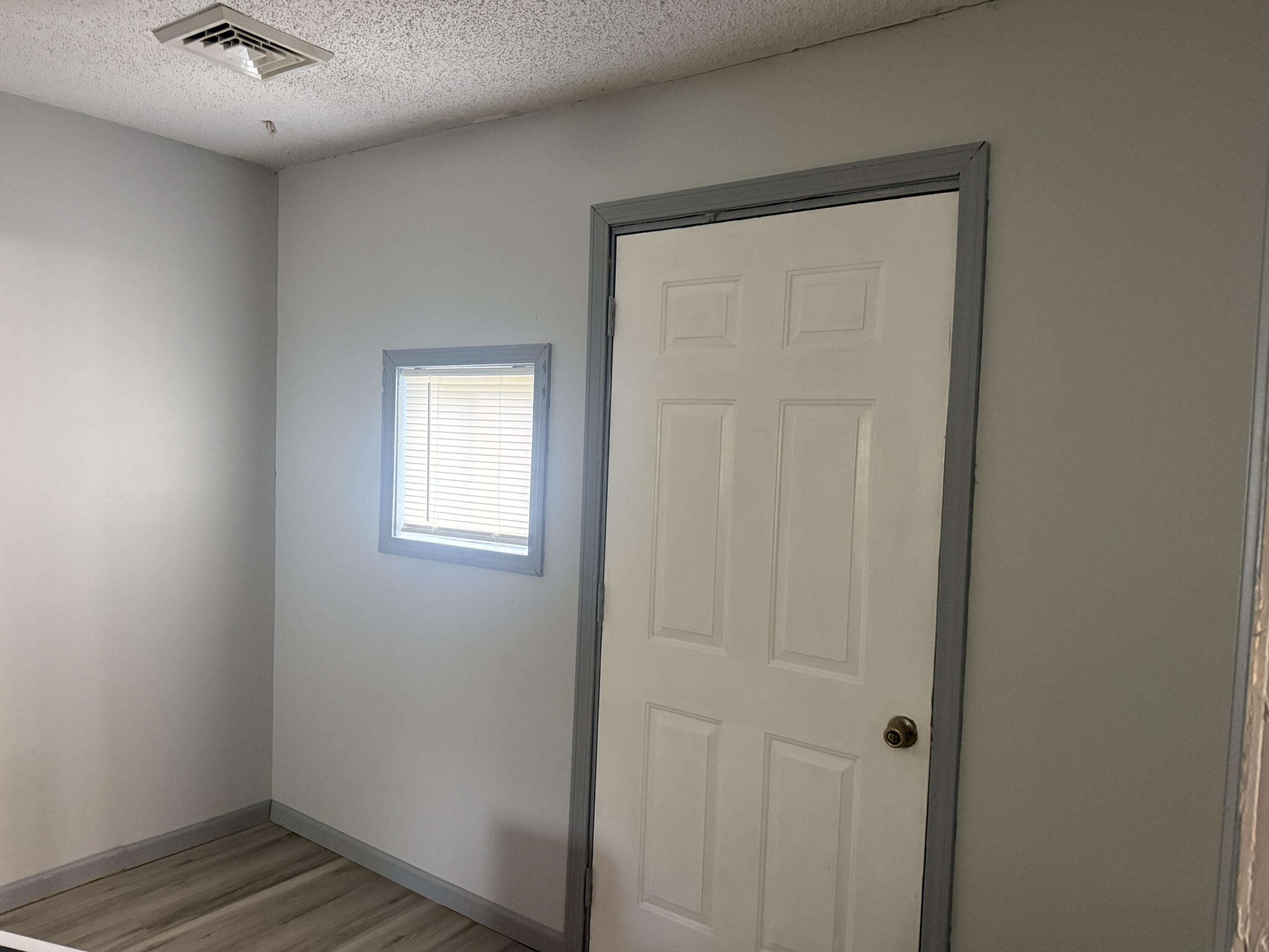 187 West Missouri Street Property Photo 8