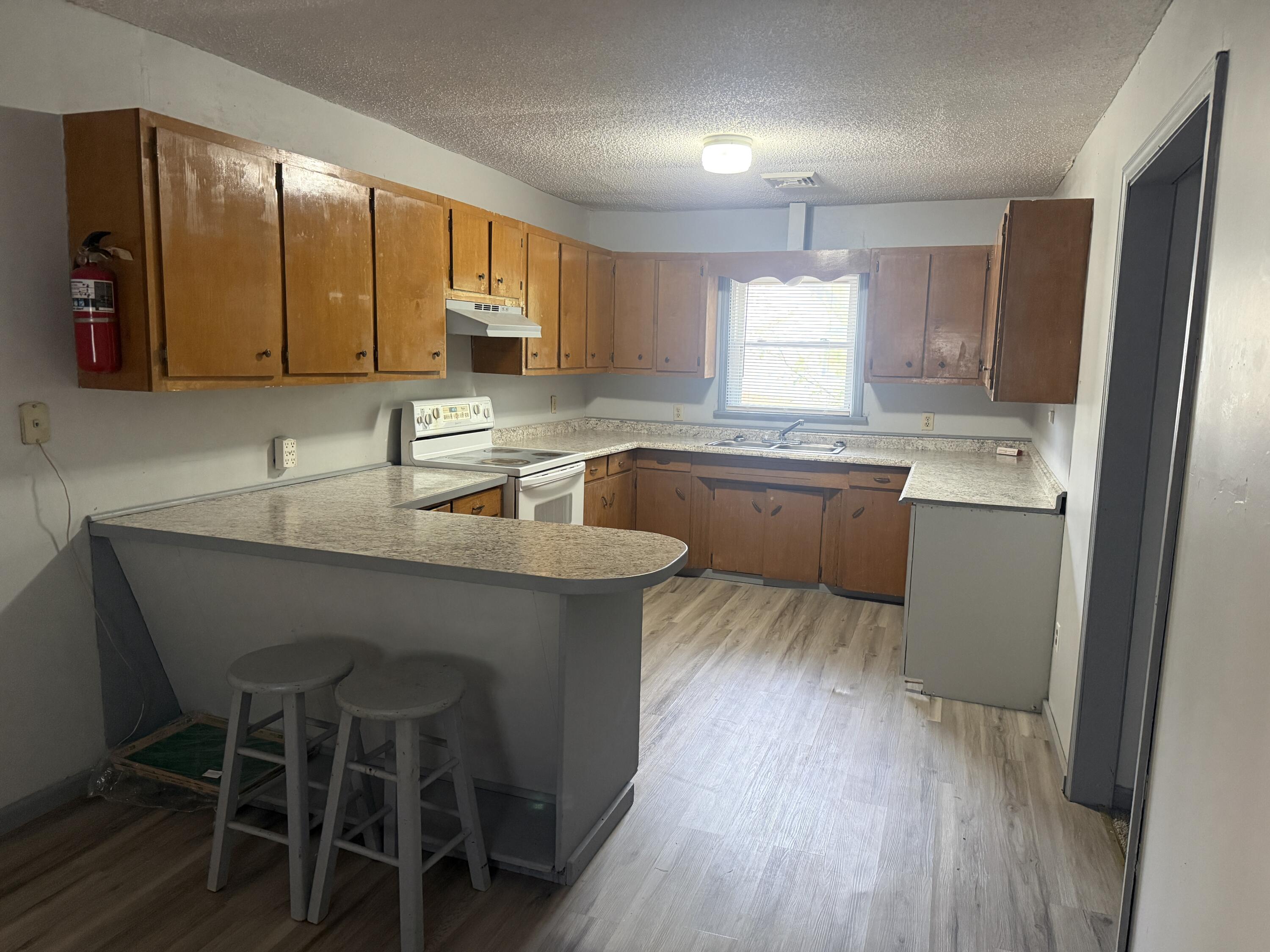 187 West Missouri Street Property Photo 11