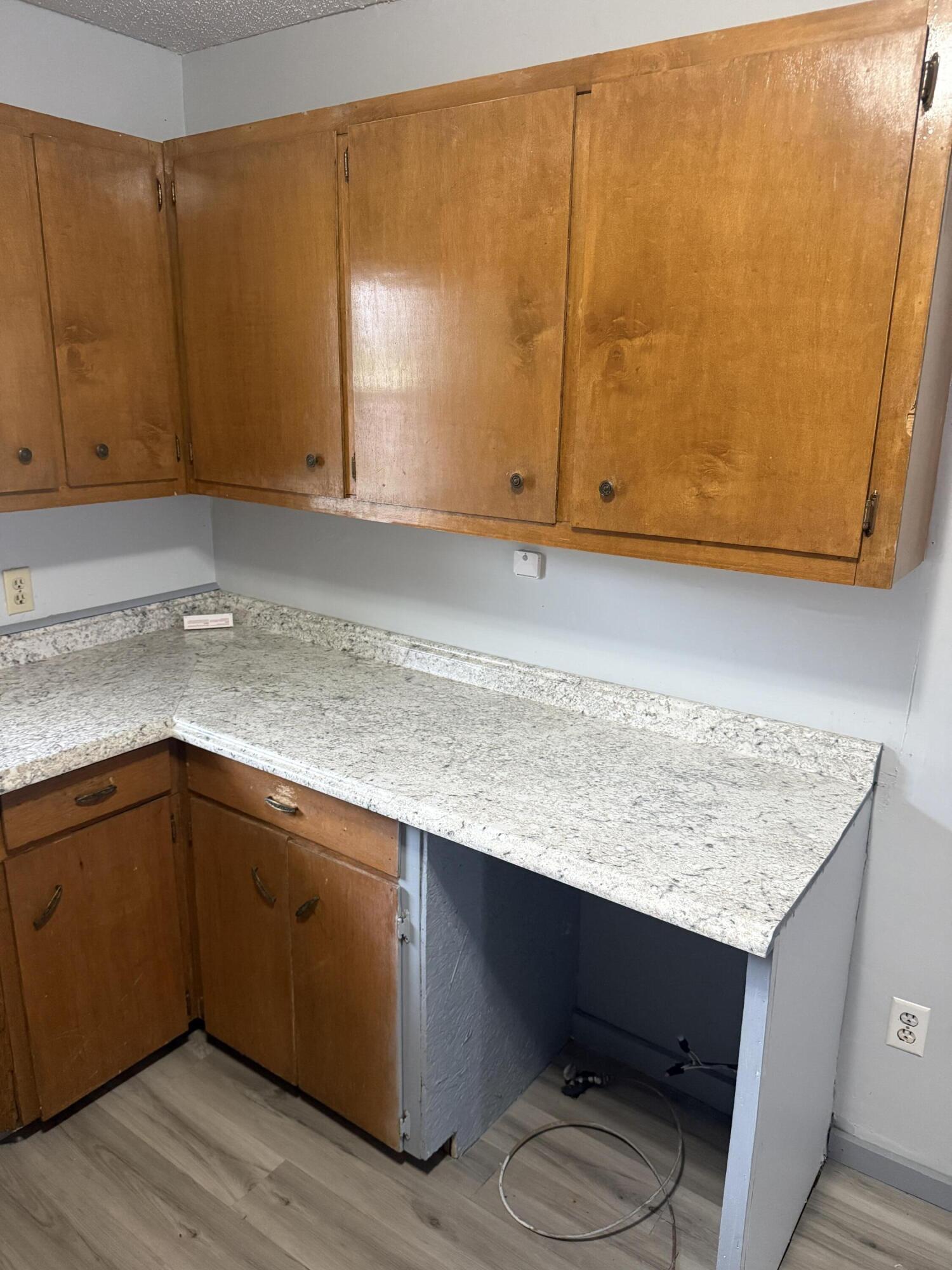 187 West Missouri Street Property Photo 12