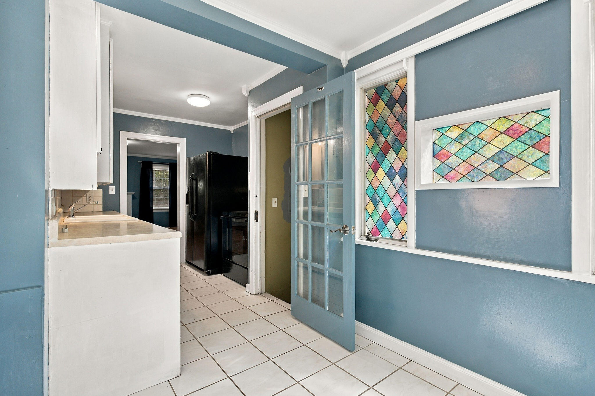 1858 East Grand Street Property Photo 12
