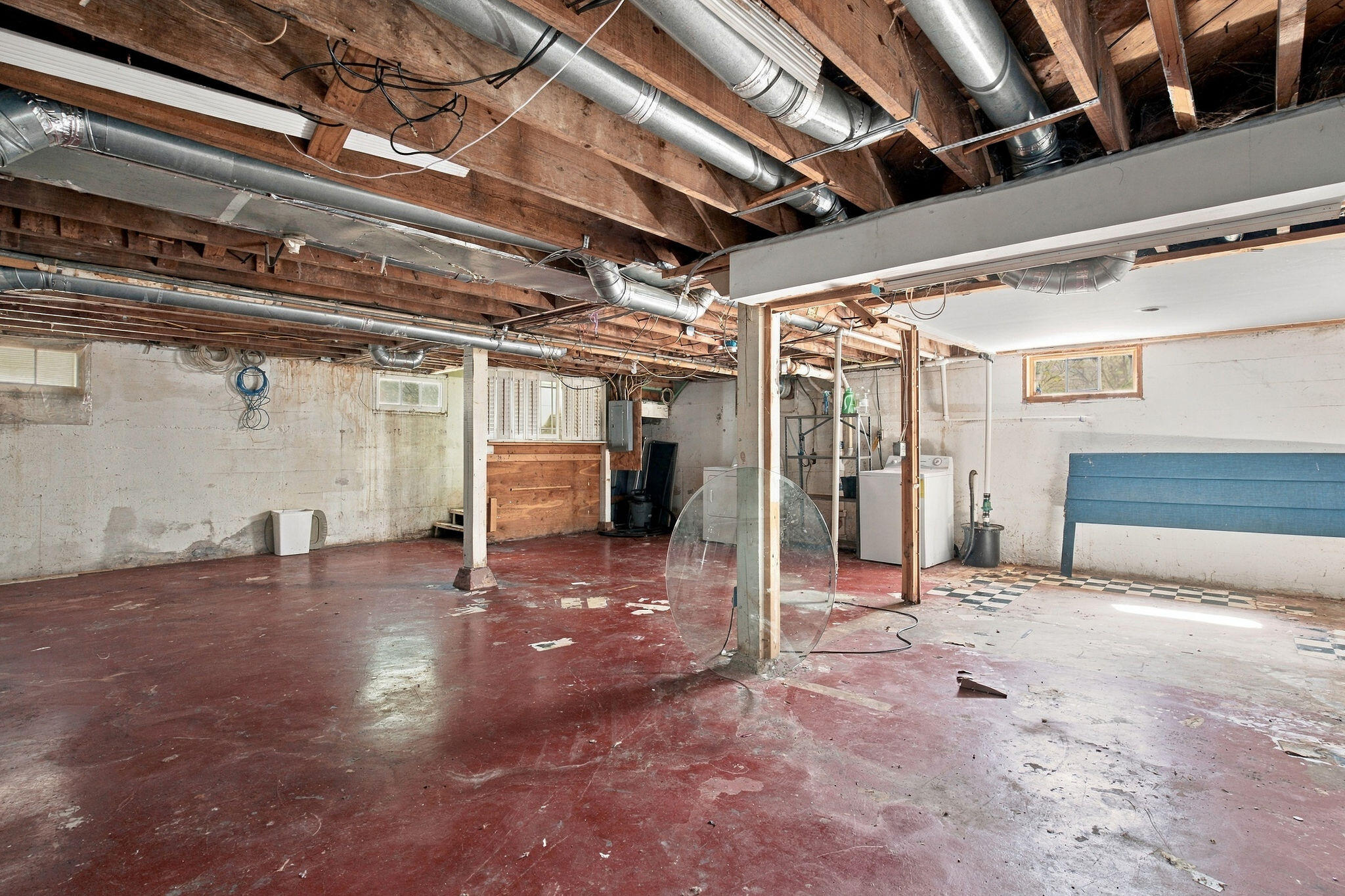 1858 East Grand Street Property Photo 18
