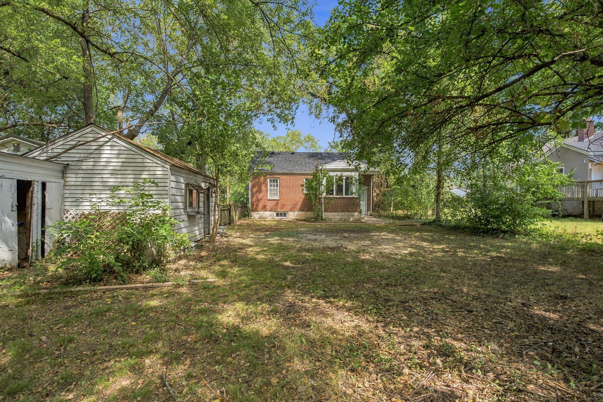 1858 East Grand Street Property Photo 21
