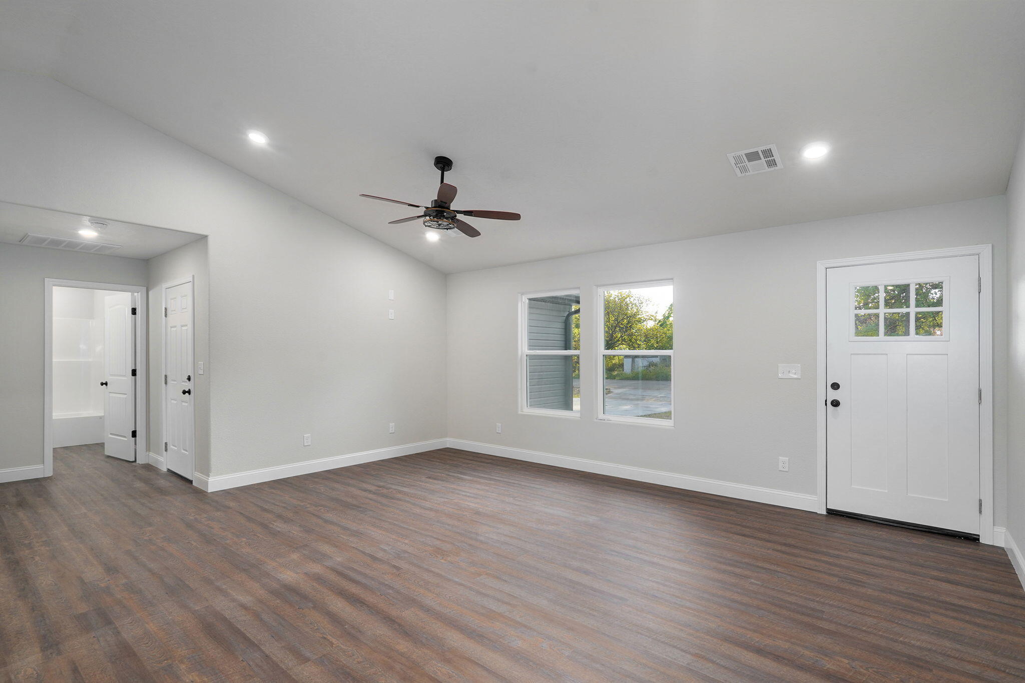 314 North Park Avenue Property Photo 3