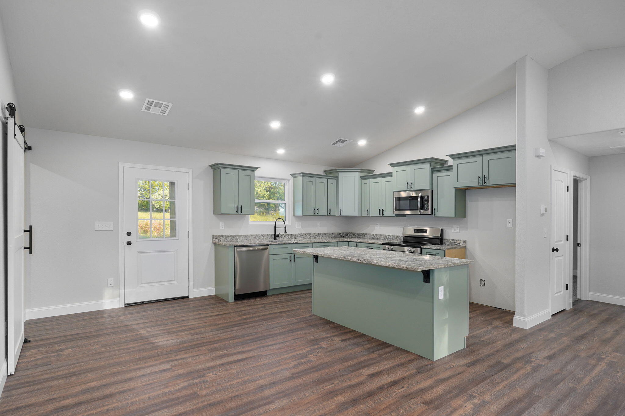 314 North Park Avenue Property Photo 8