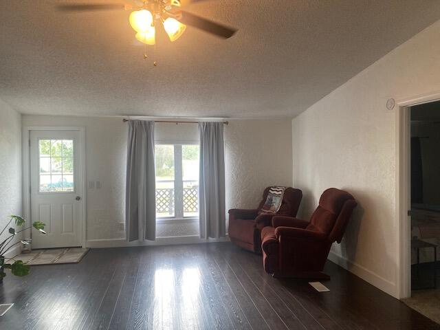 213 East Garfield Avenue Property Photo 3