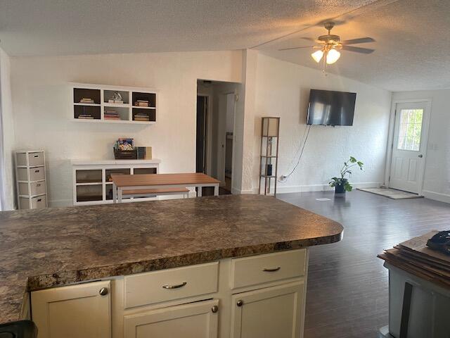 213 East Garfield Avenue Property Photo 13