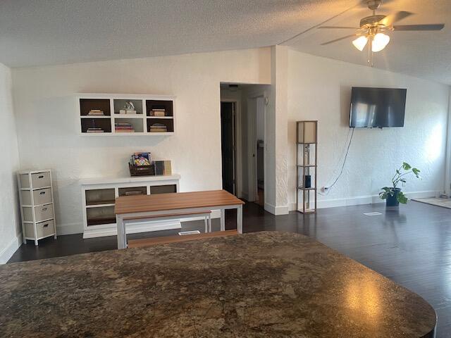 213 East Garfield Avenue Property Photo 14