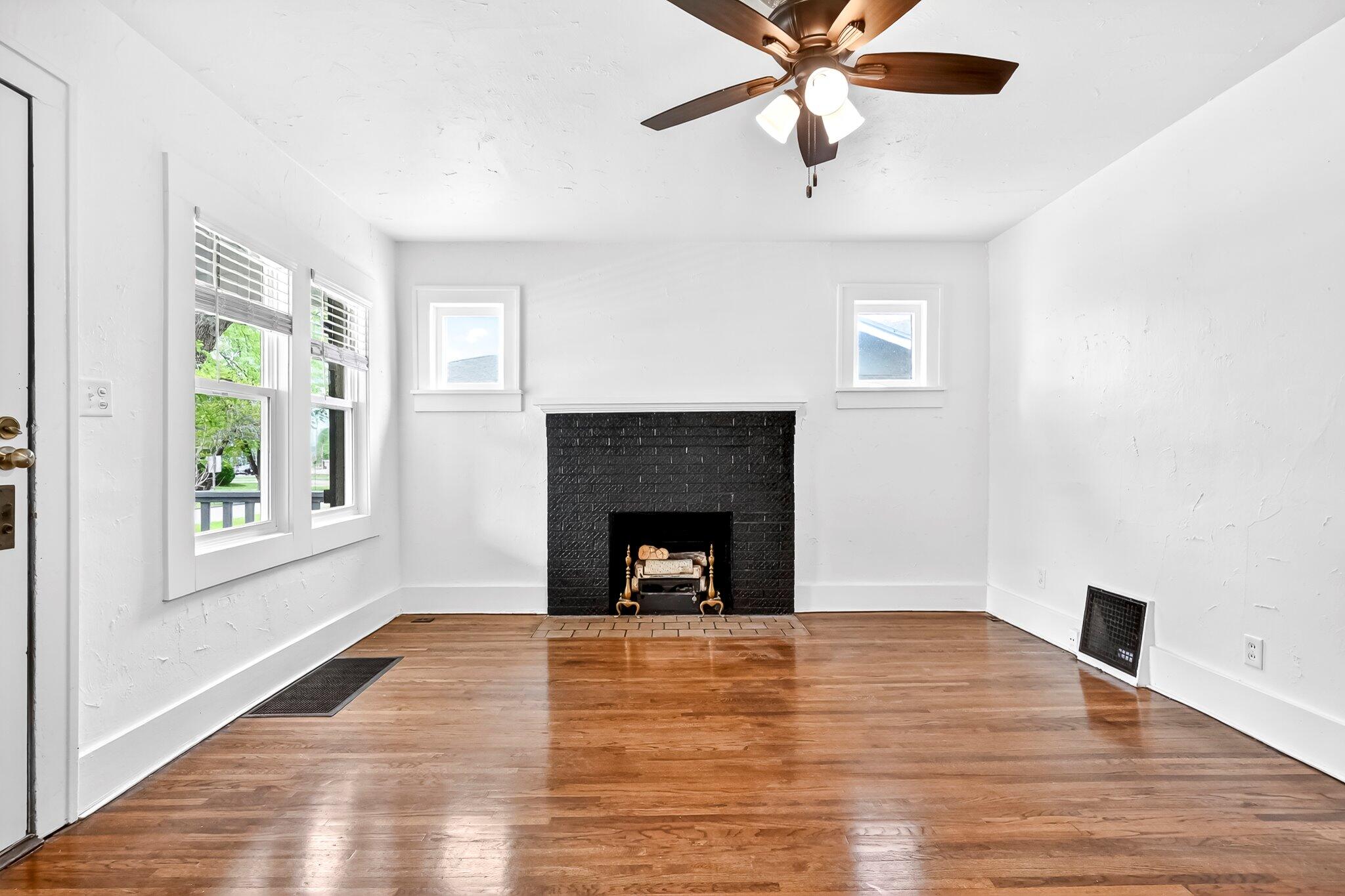 620 South Weller Avenue Property Photo 3