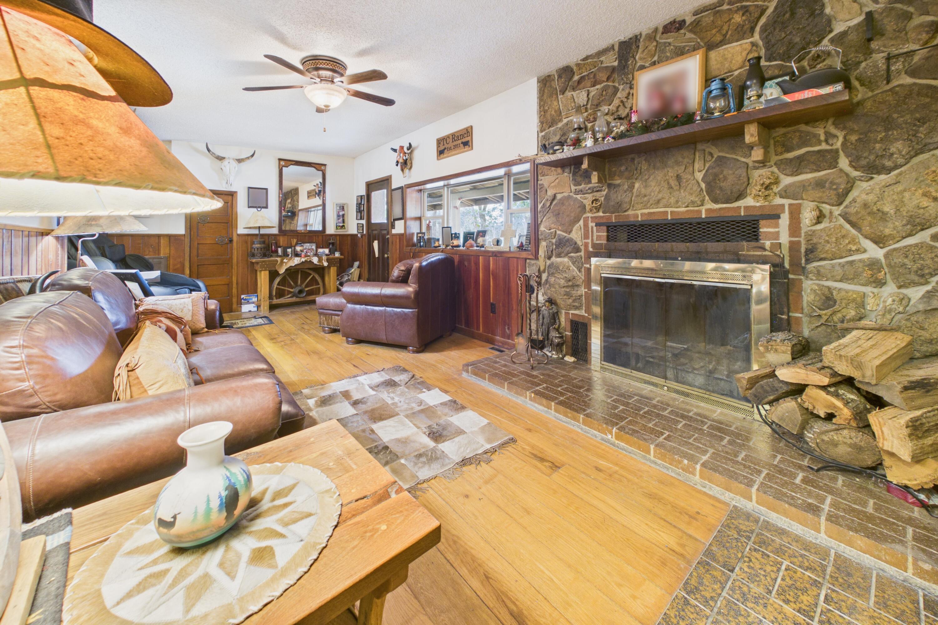 251 County Road 323 Property Photo 4