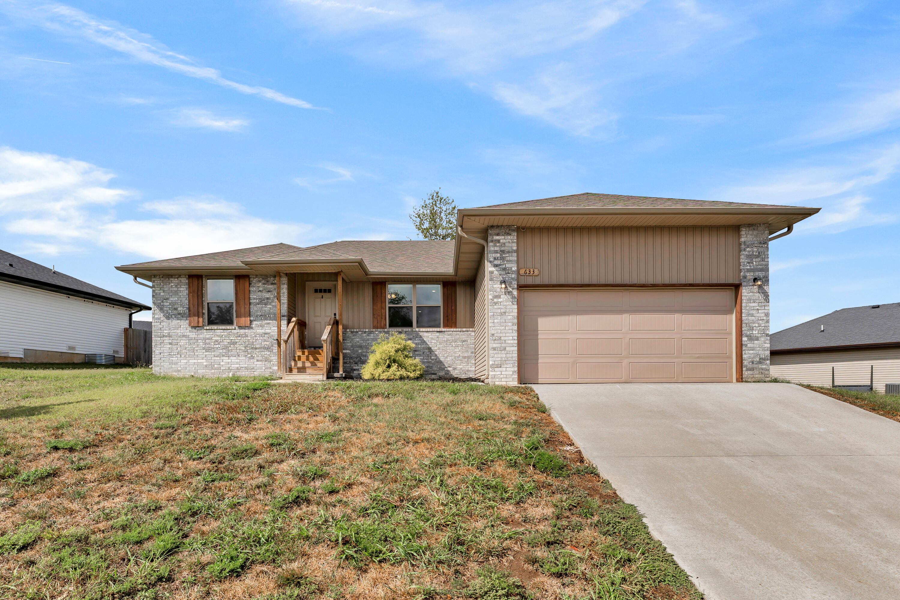 633 South Southgate Drive Property Photo 1