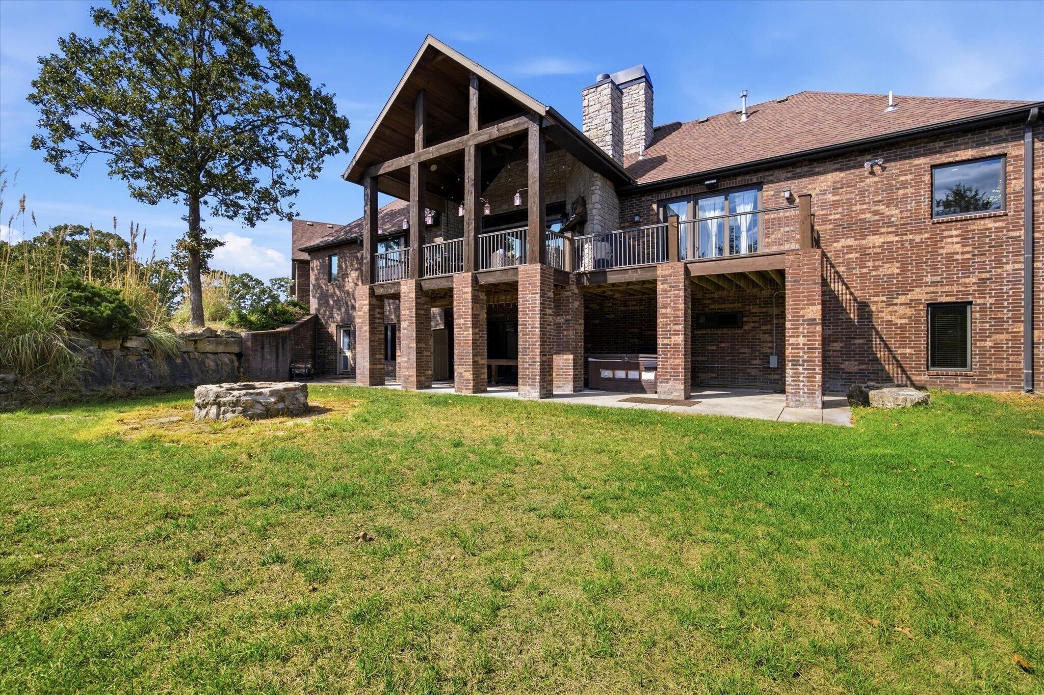 136 Arabian Way Property Photo 3