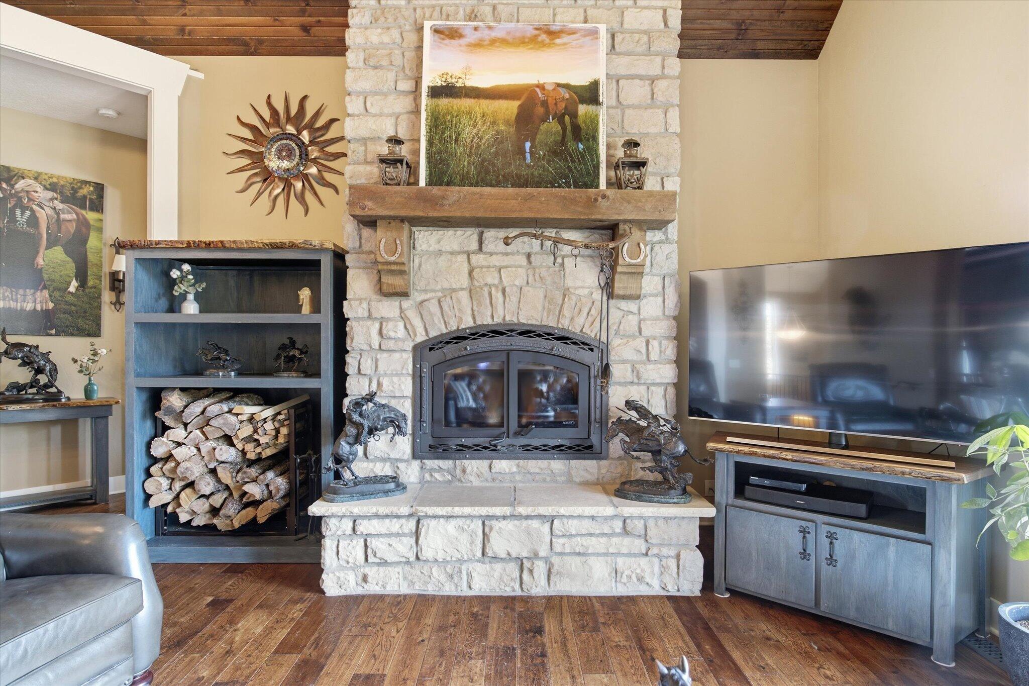 136 Arabian Way Property Photo 8