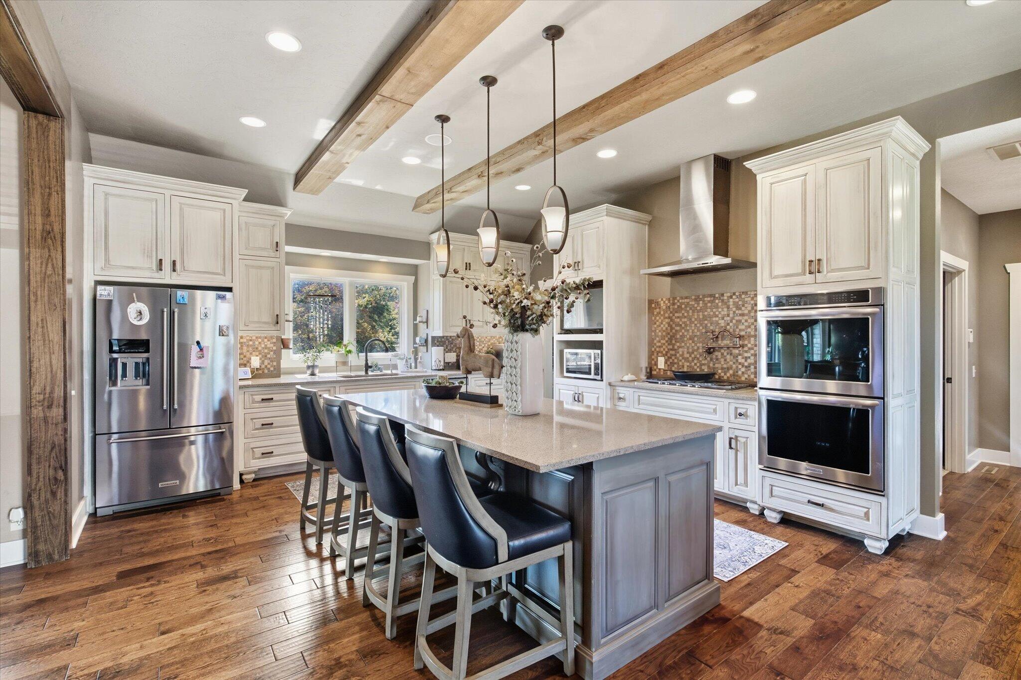 136 Arabian Way Property Photo 12