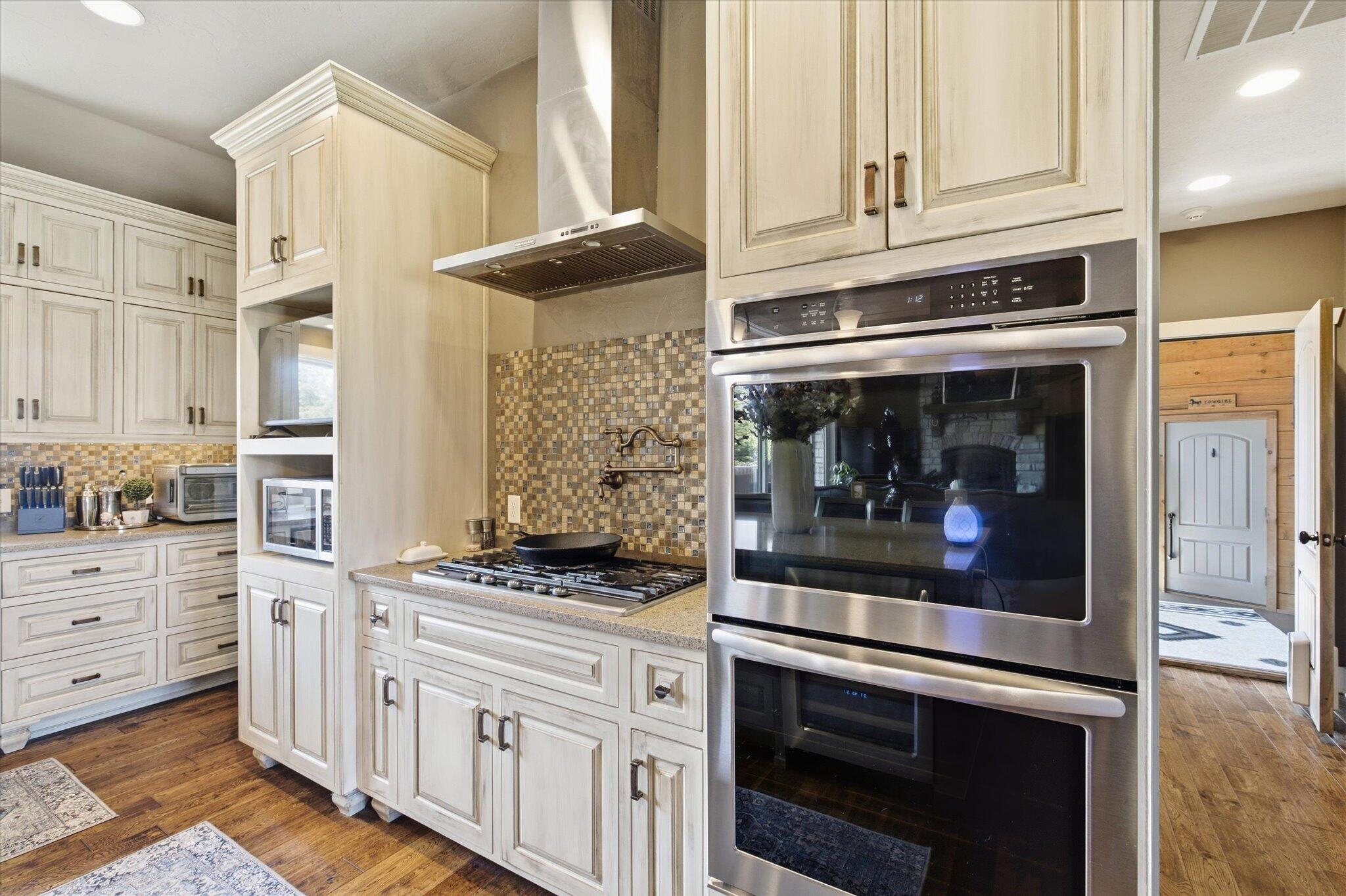 136 Arabian Way Property Photo 13