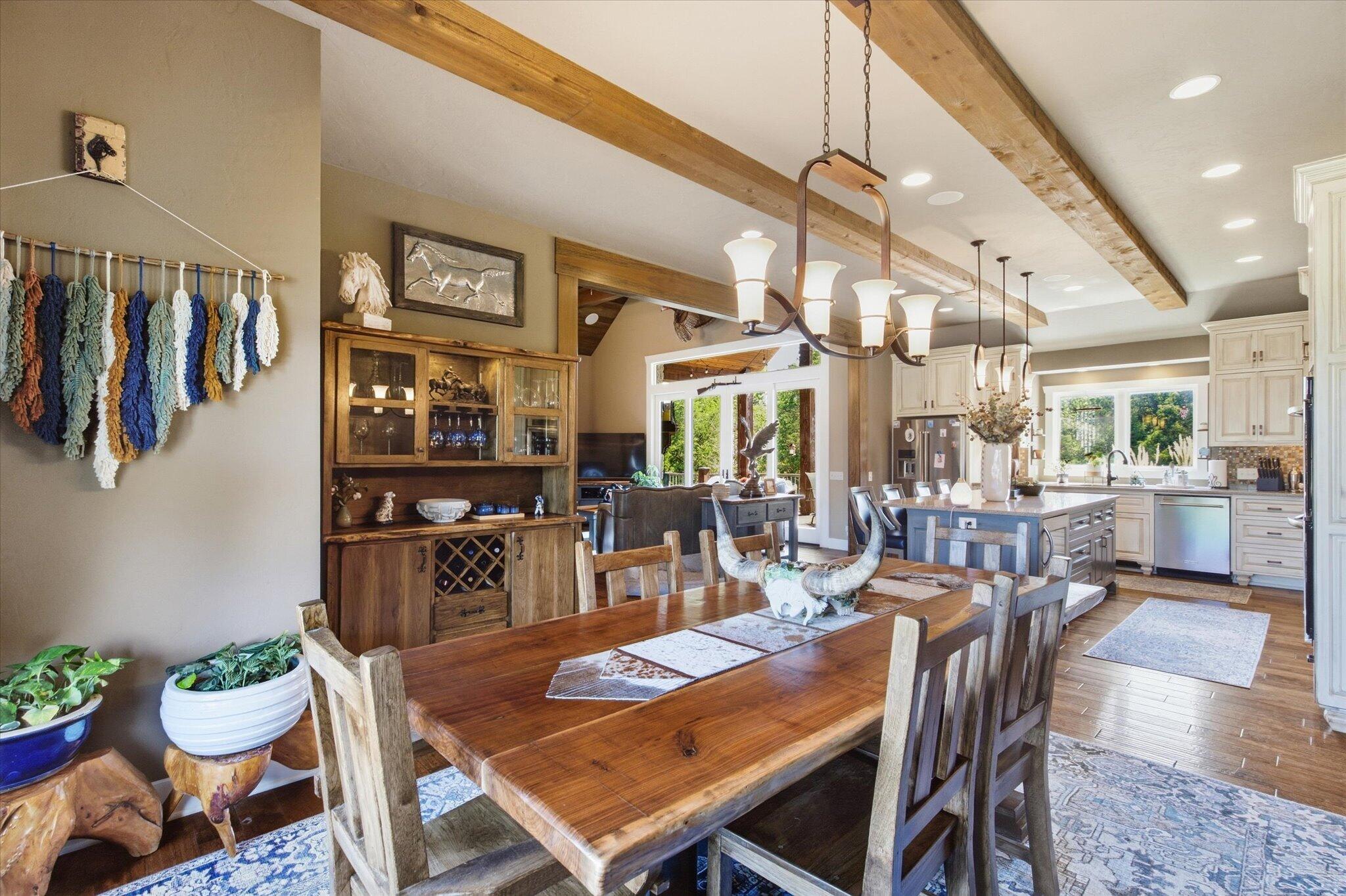 136 Arabian Way Property Photo 18