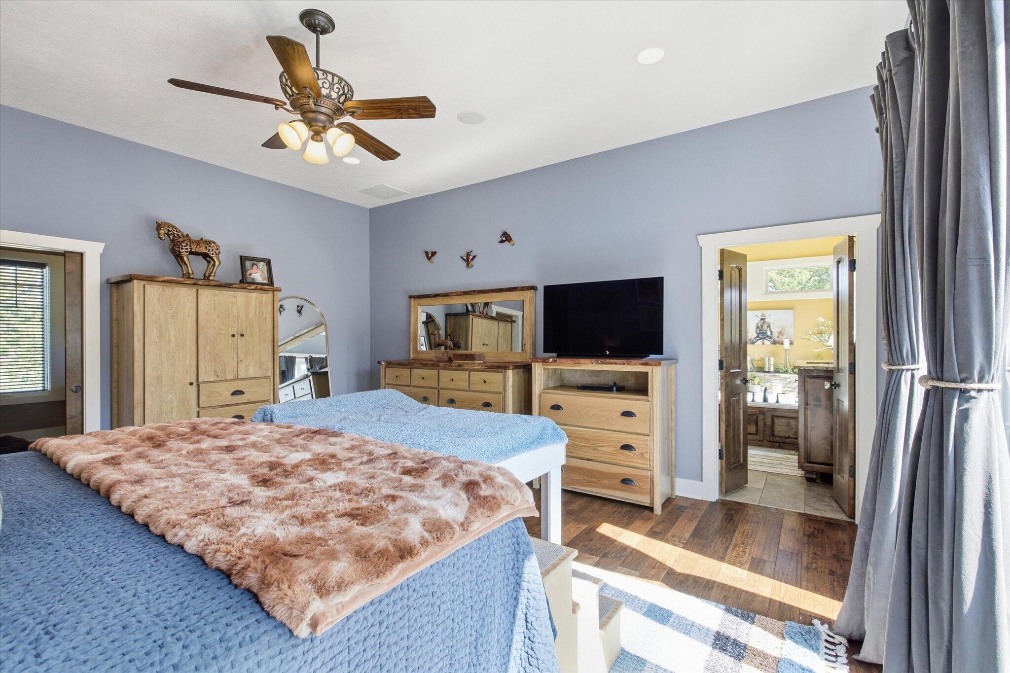 136 Arabian Way Property Photo 22