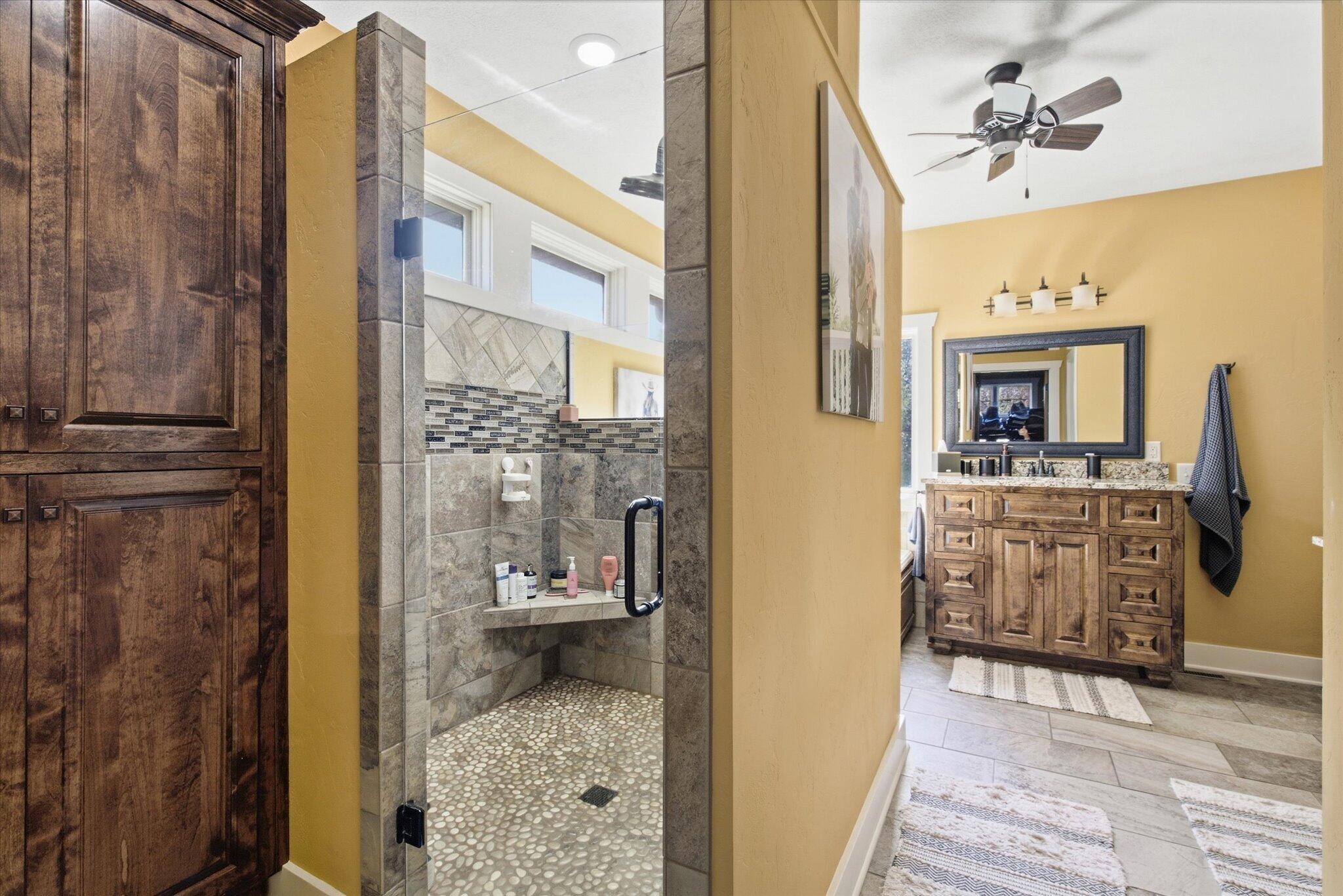 136 Arabian Way Property Photo 28