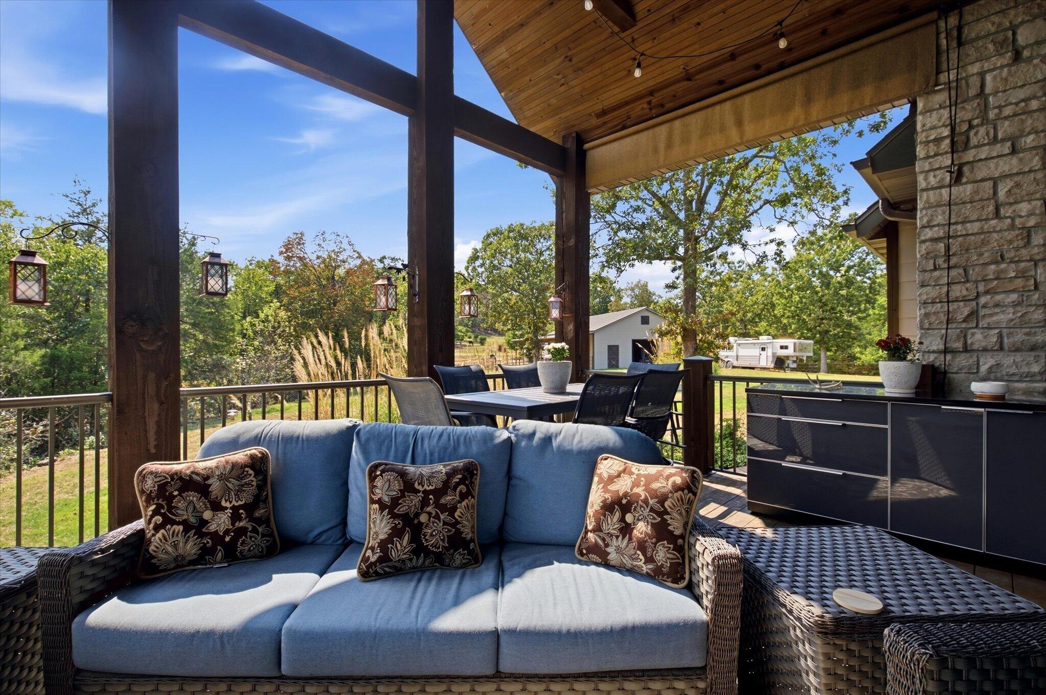 136 Arabian Way Property Photo 36