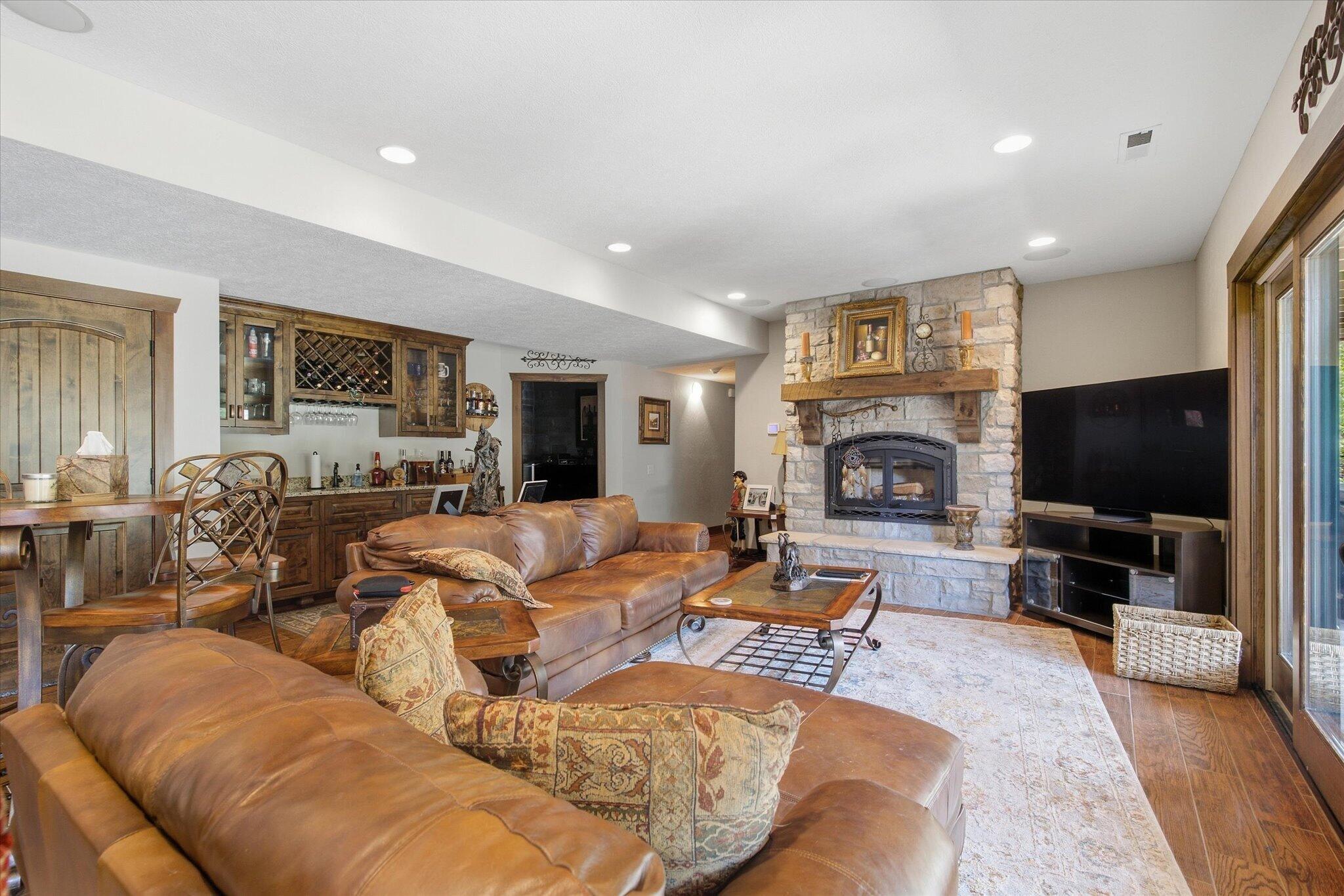 136 Arabian Way Property Photo 43