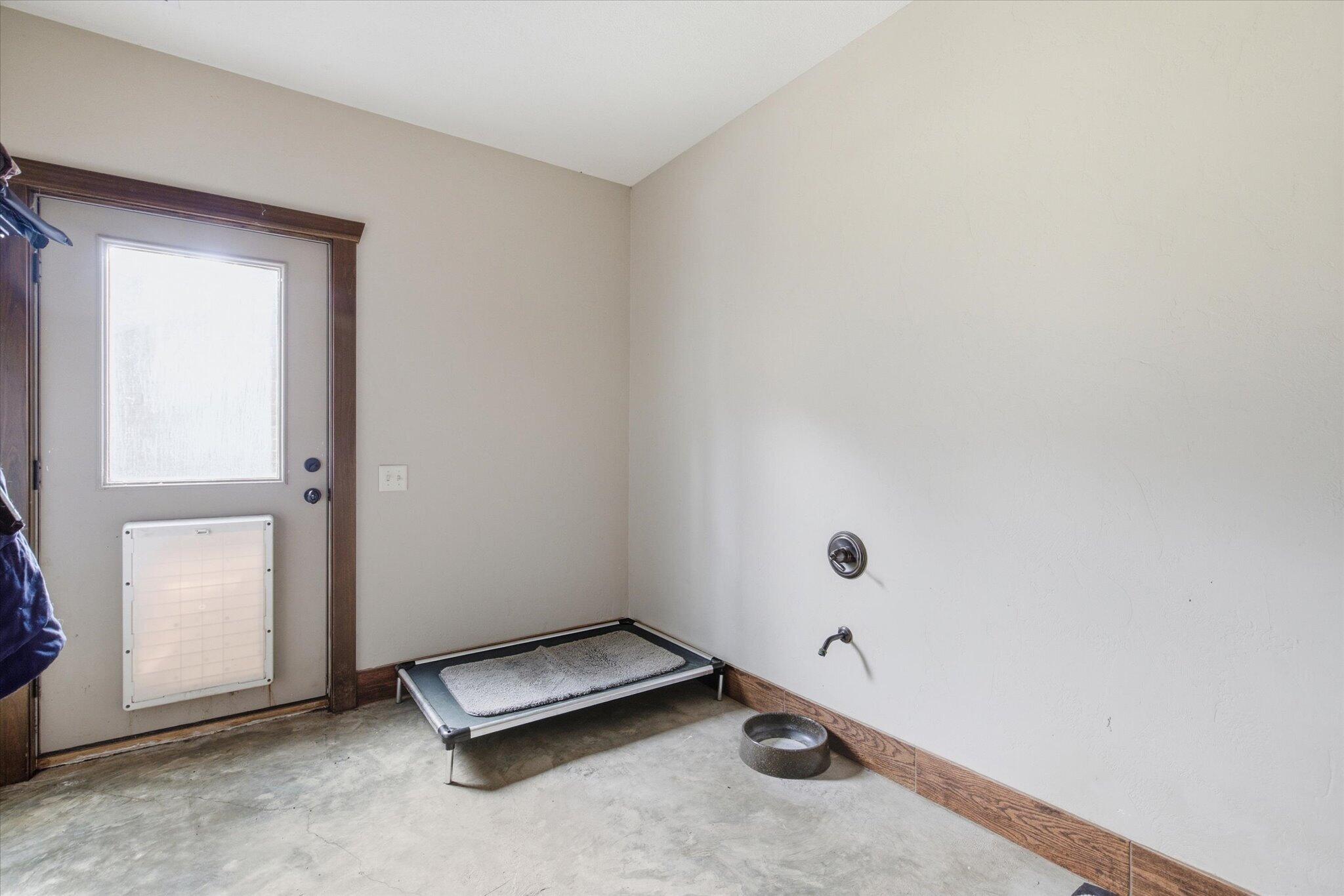 136 Arabian Way Property Photo 53
