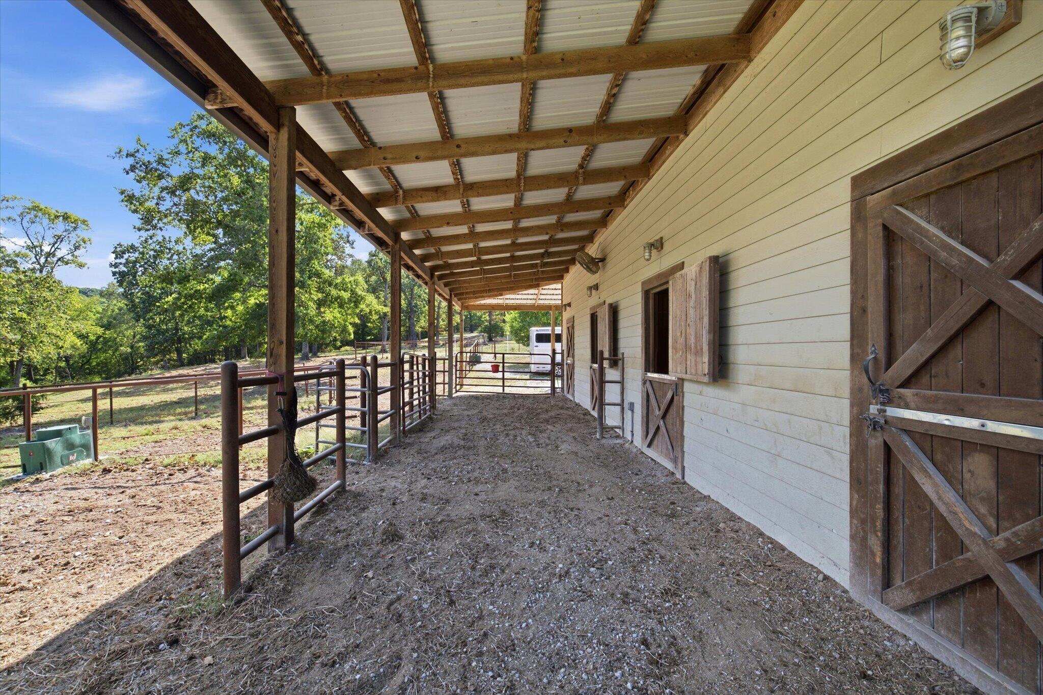 136 Arabian Way Property Photo 64