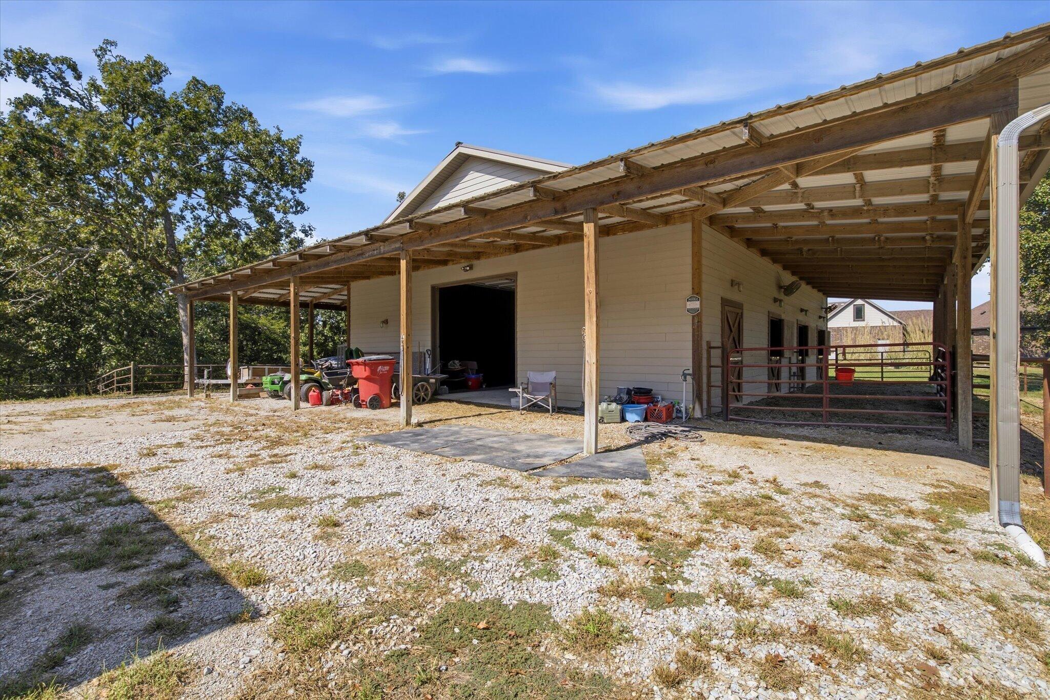 136 Arabian Way Property Photo 66