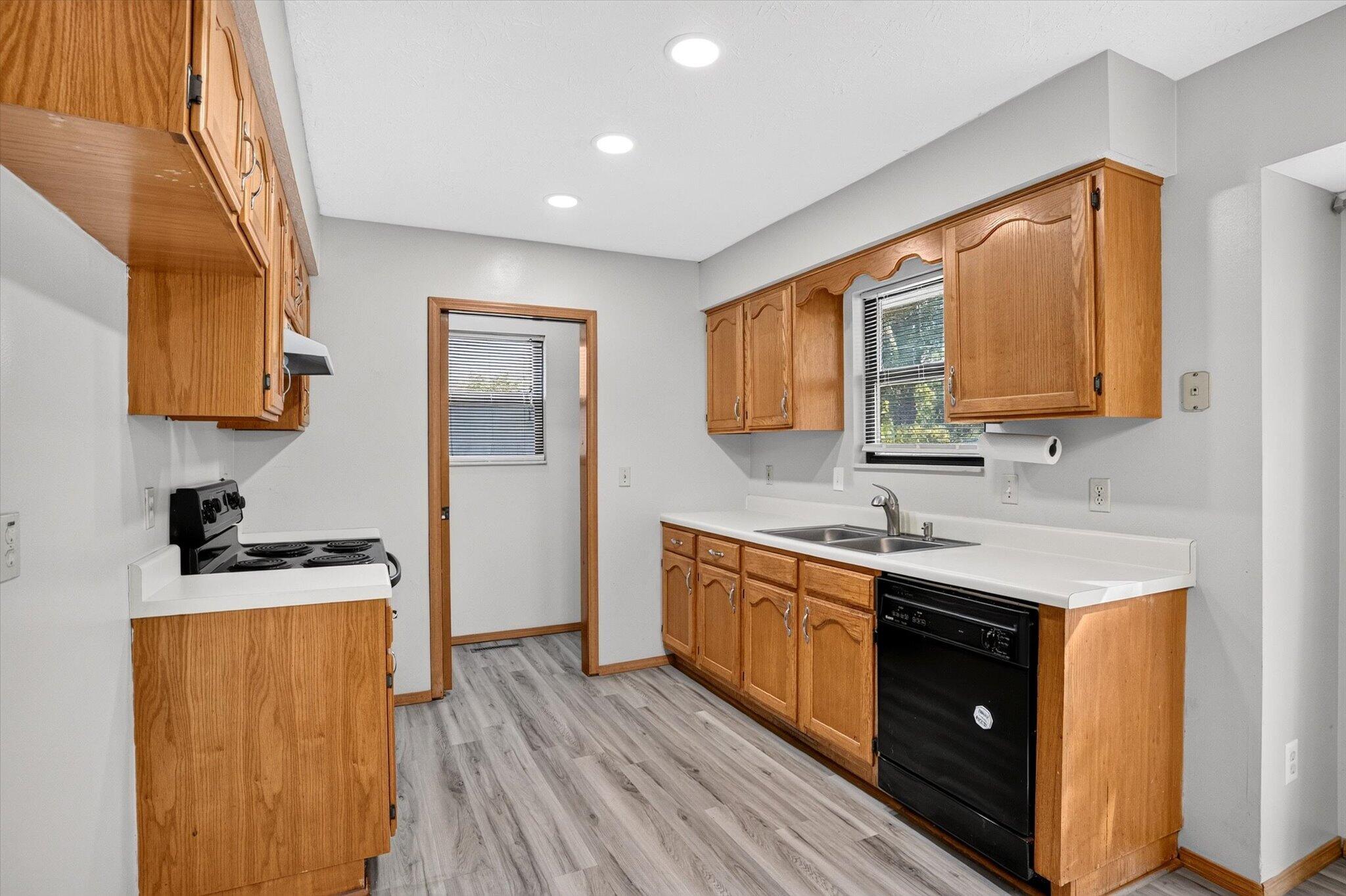 3790 South Colgate Avenue Property Photo 12