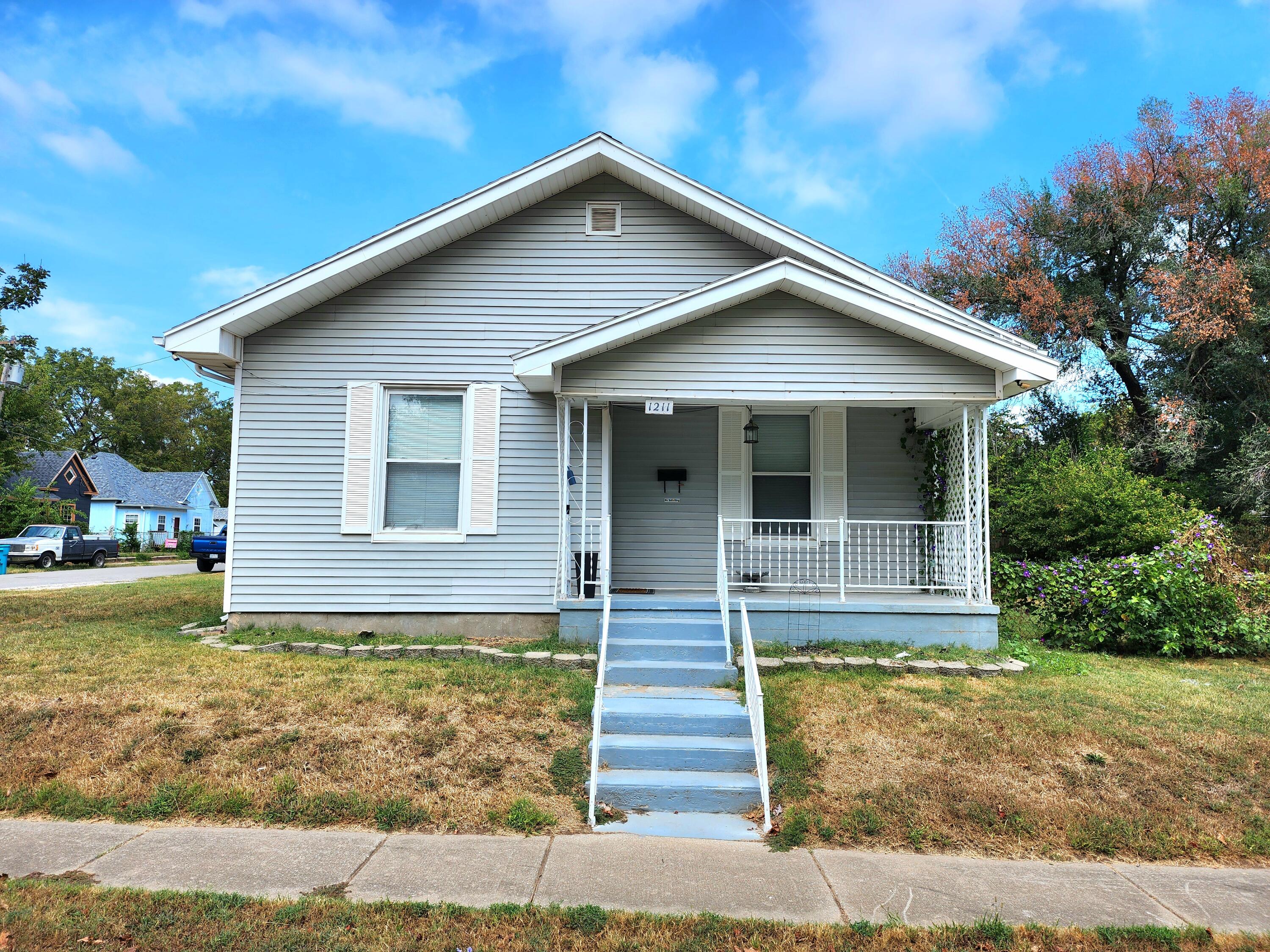 1211 West Calhoun Street Property Photo 1