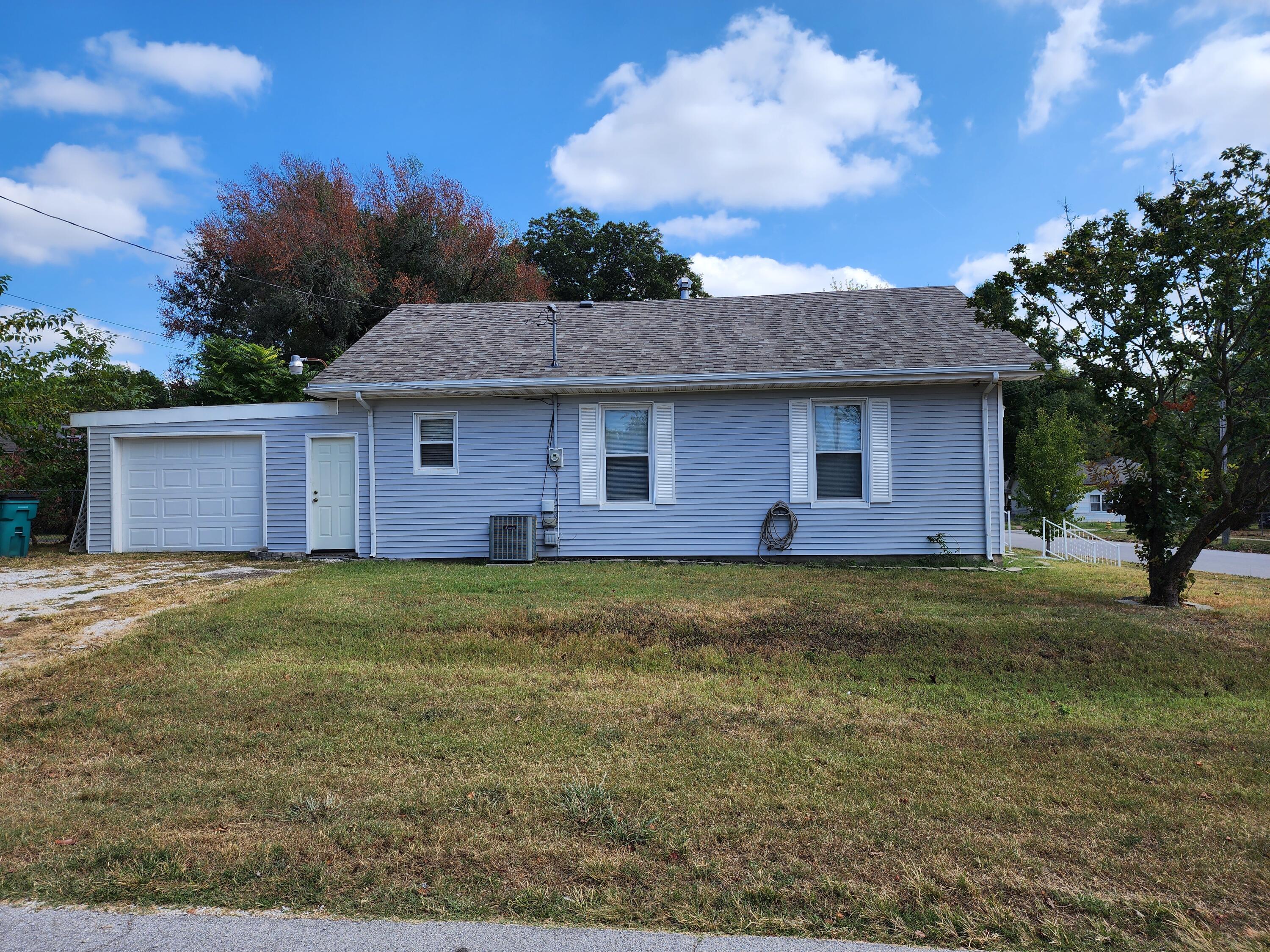1211 West Calhoun Street Property Photo 3