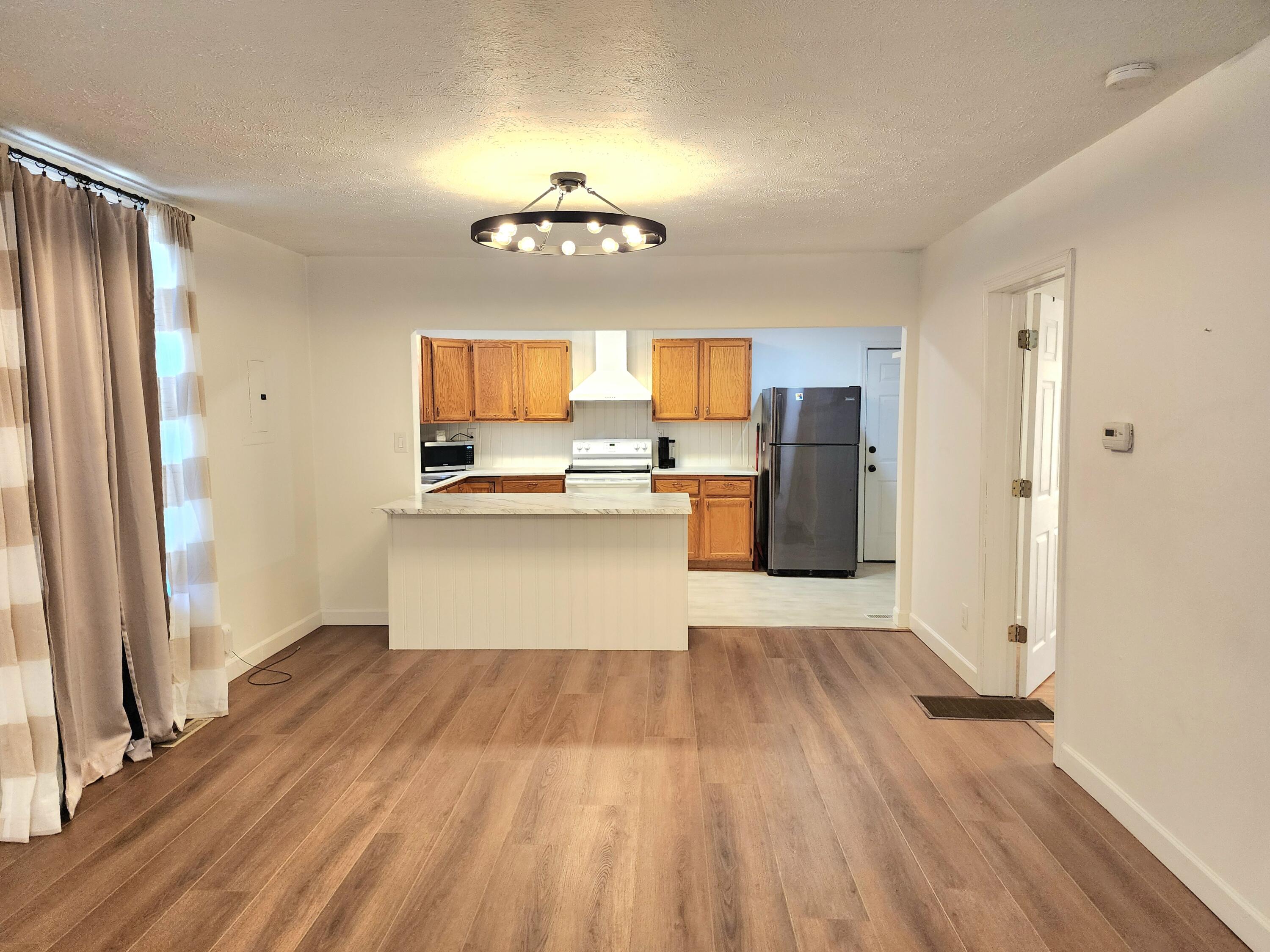 1211 West Calhoun Street Property Photo 8