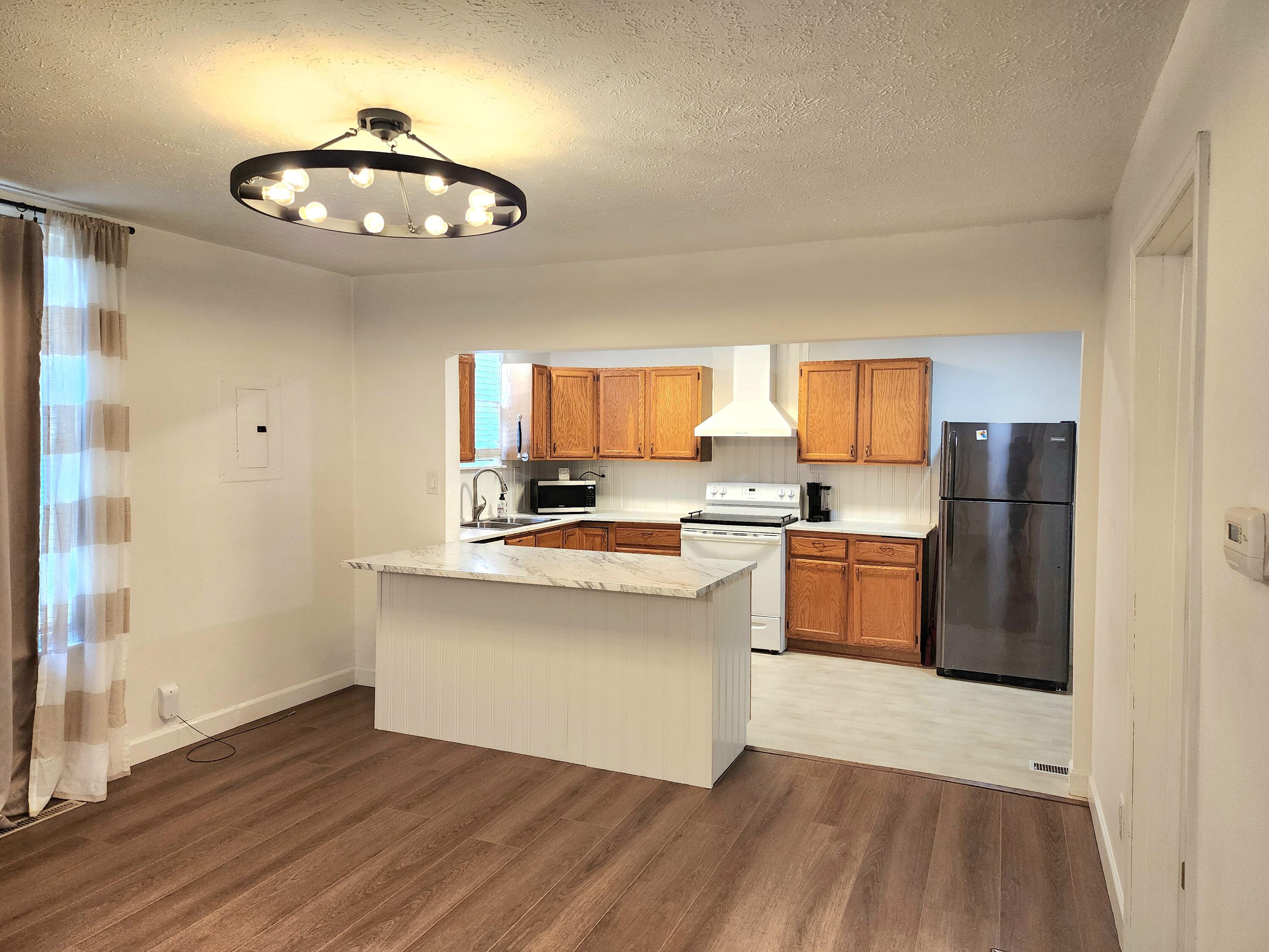 1211 West Calhoun Street Property Photo 9
