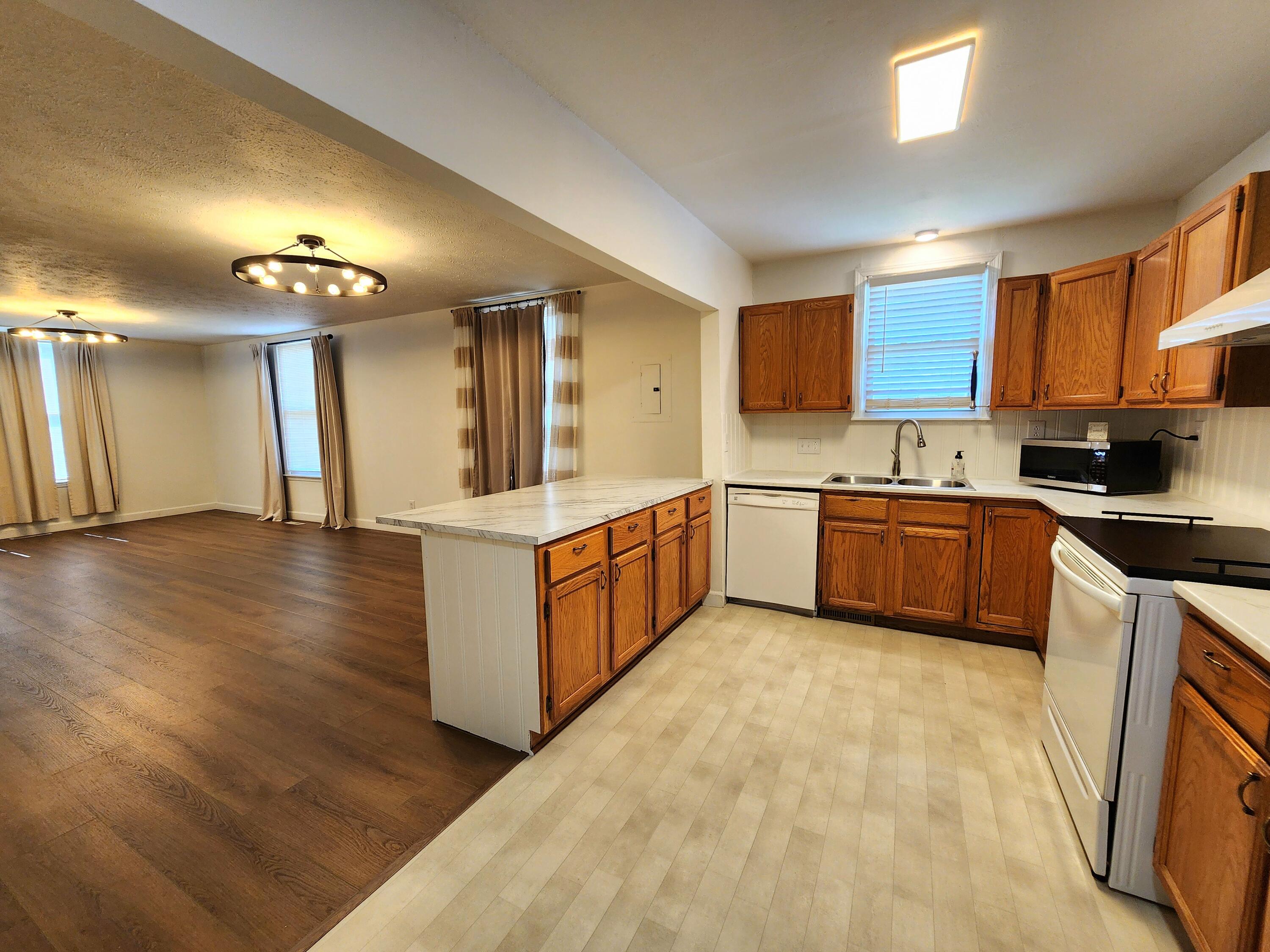 1211 West Calhoun Street Property Photo 11