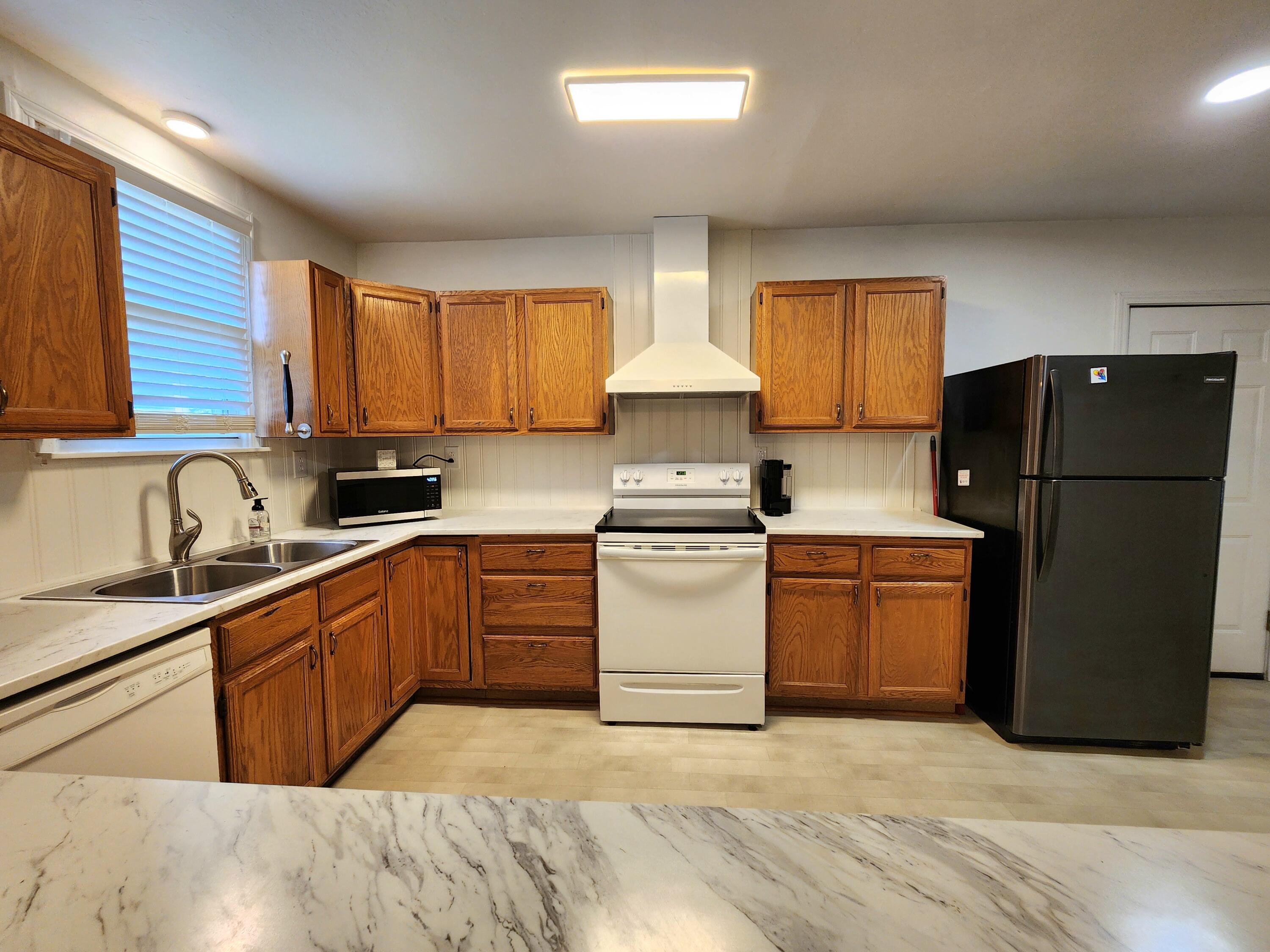 1211 West Calhoun Street Property Photo 14