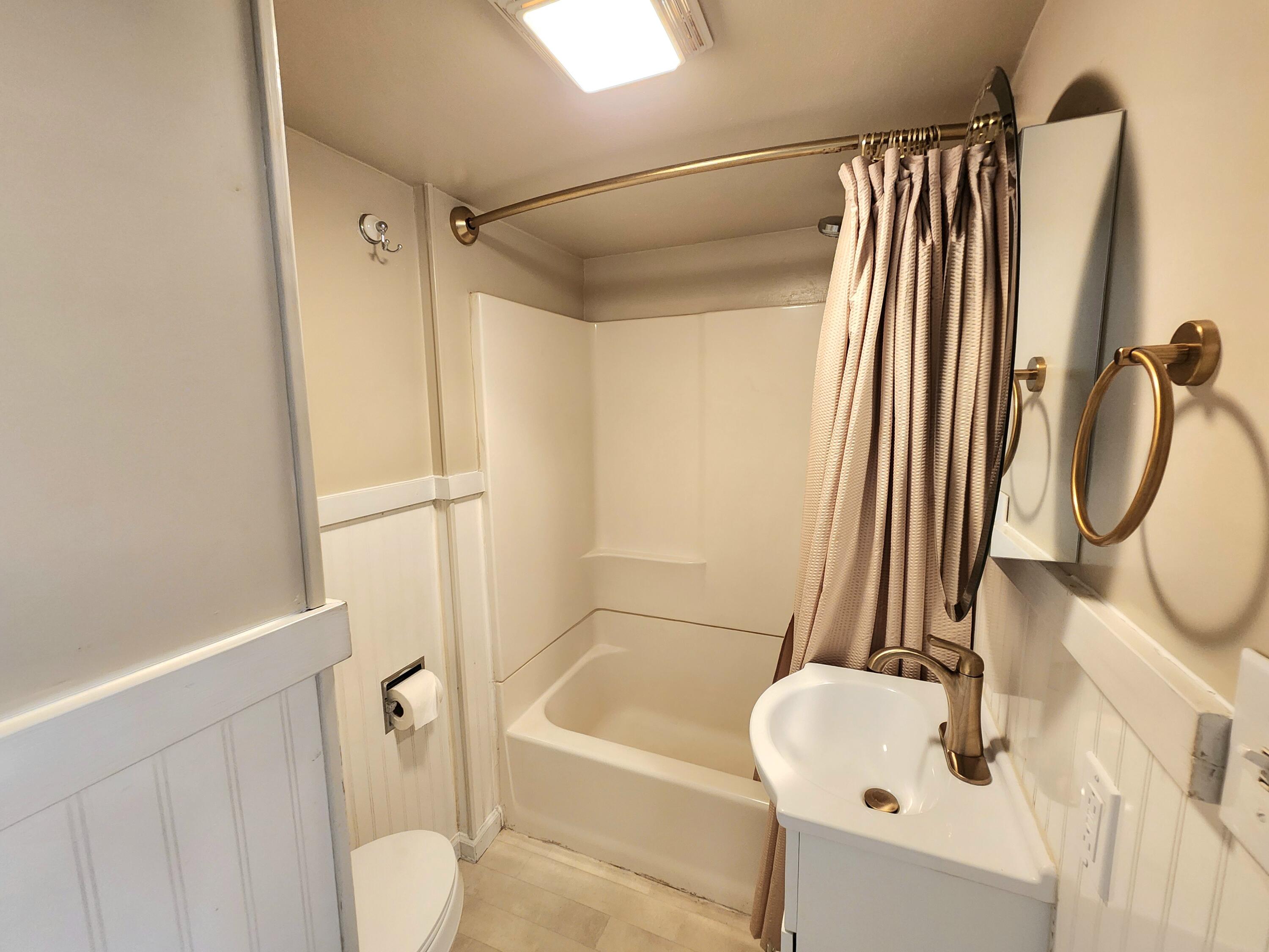 1211 West Calhoun Street Property Photo 25