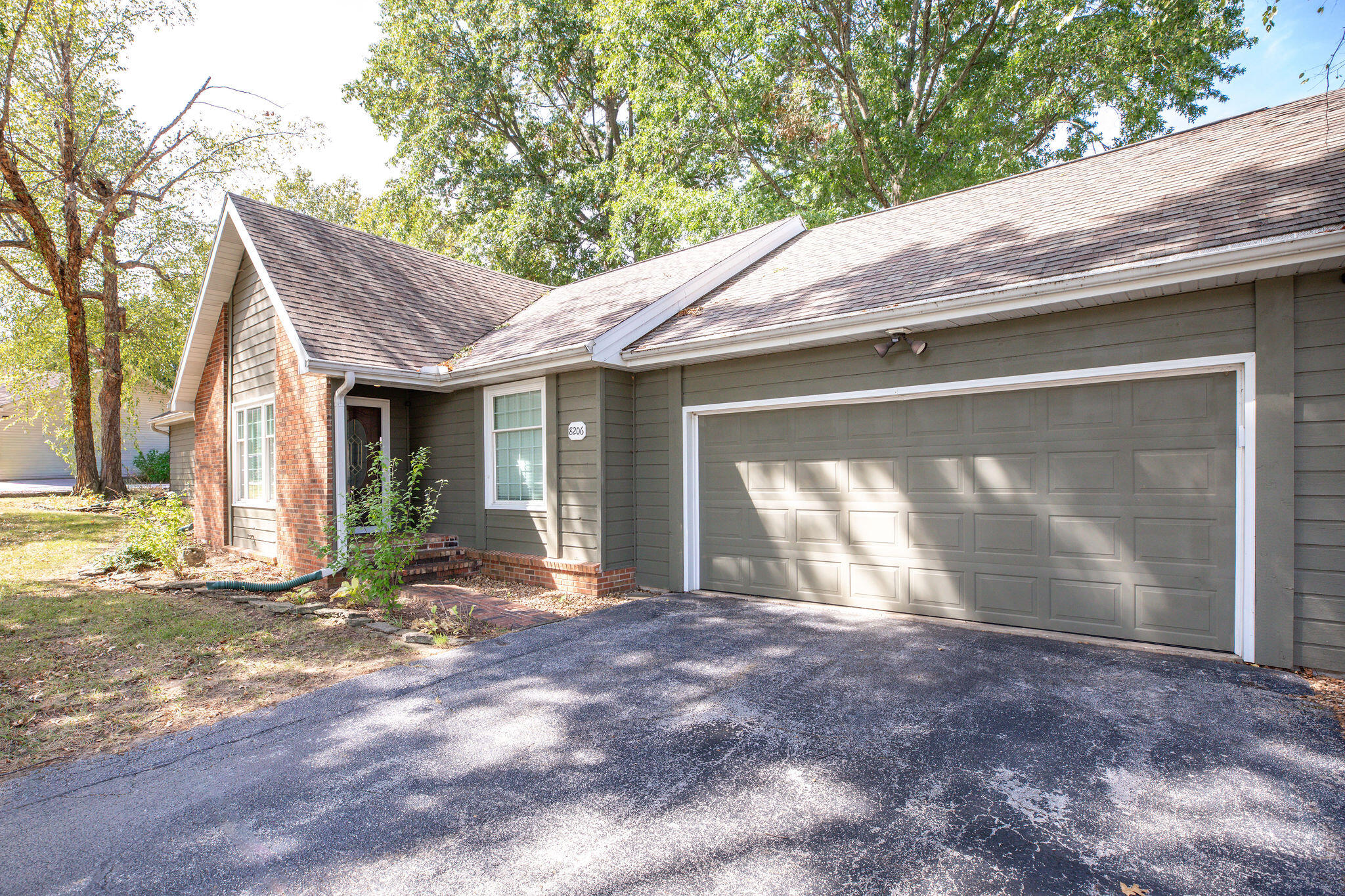 8206 Oakmont Drive Property Photo 5