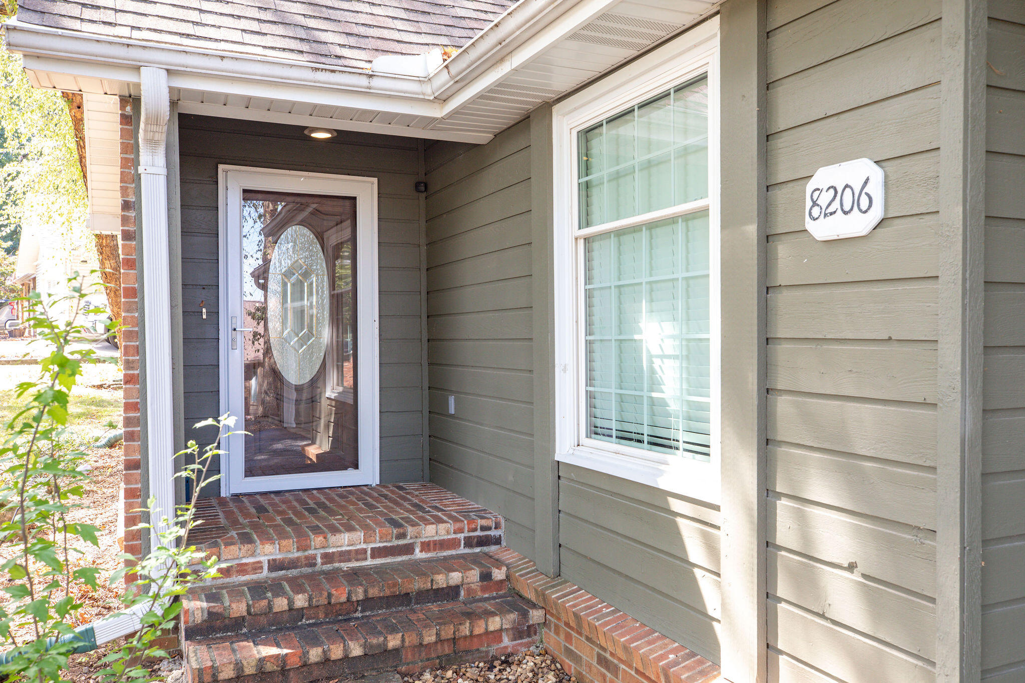 8206 Oakmont Drive Property Photo 6