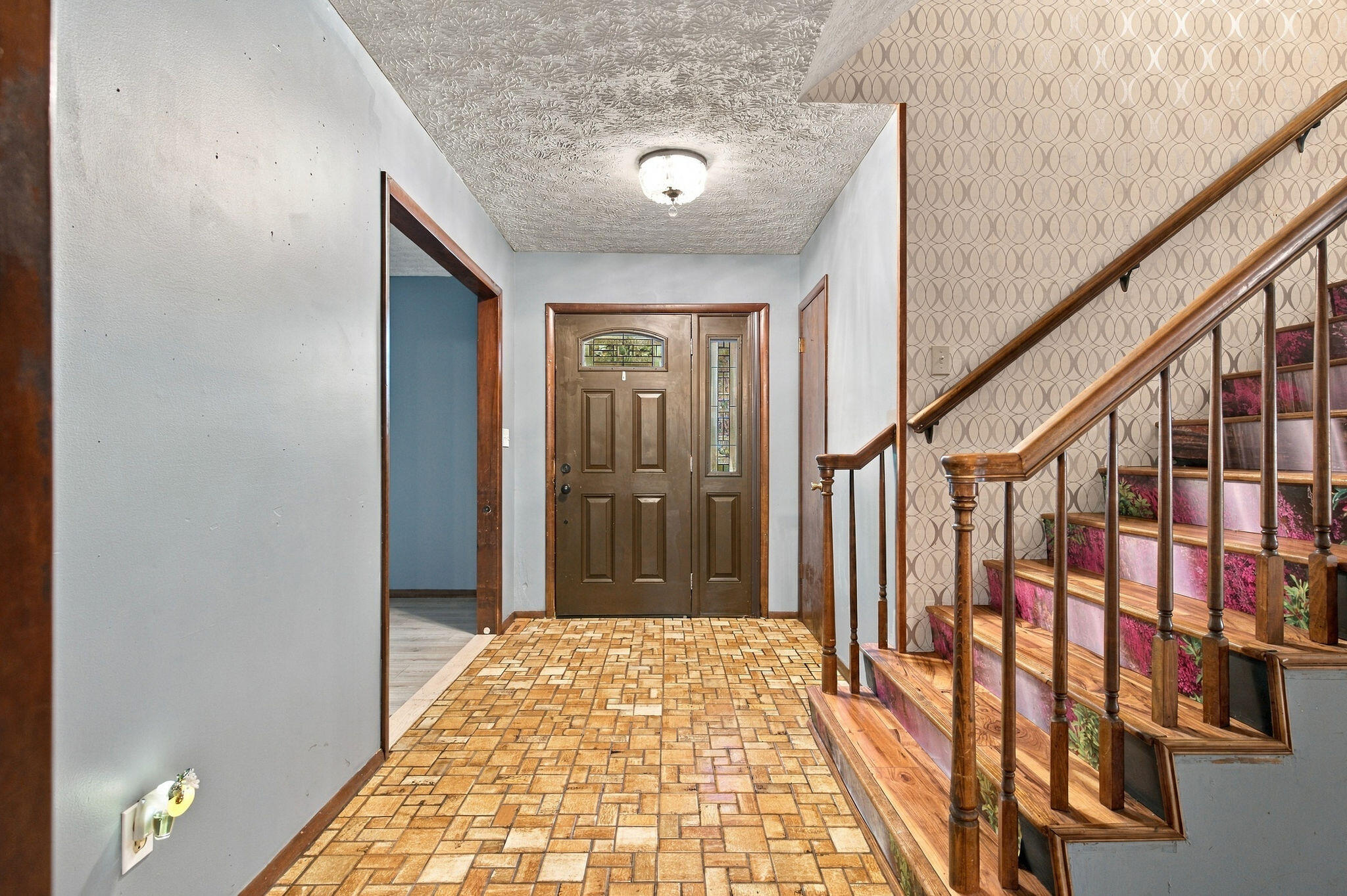 2924 South Chambery Avenue Property Photo 6