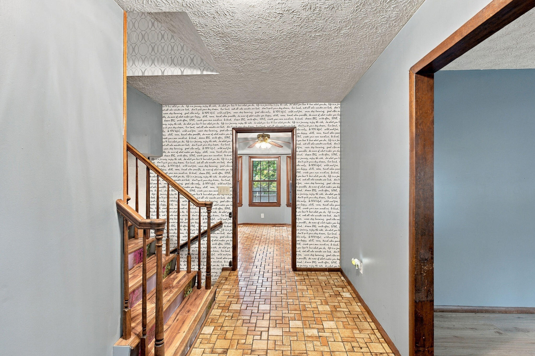 2924 South Chambery Avenue Property Photo 9