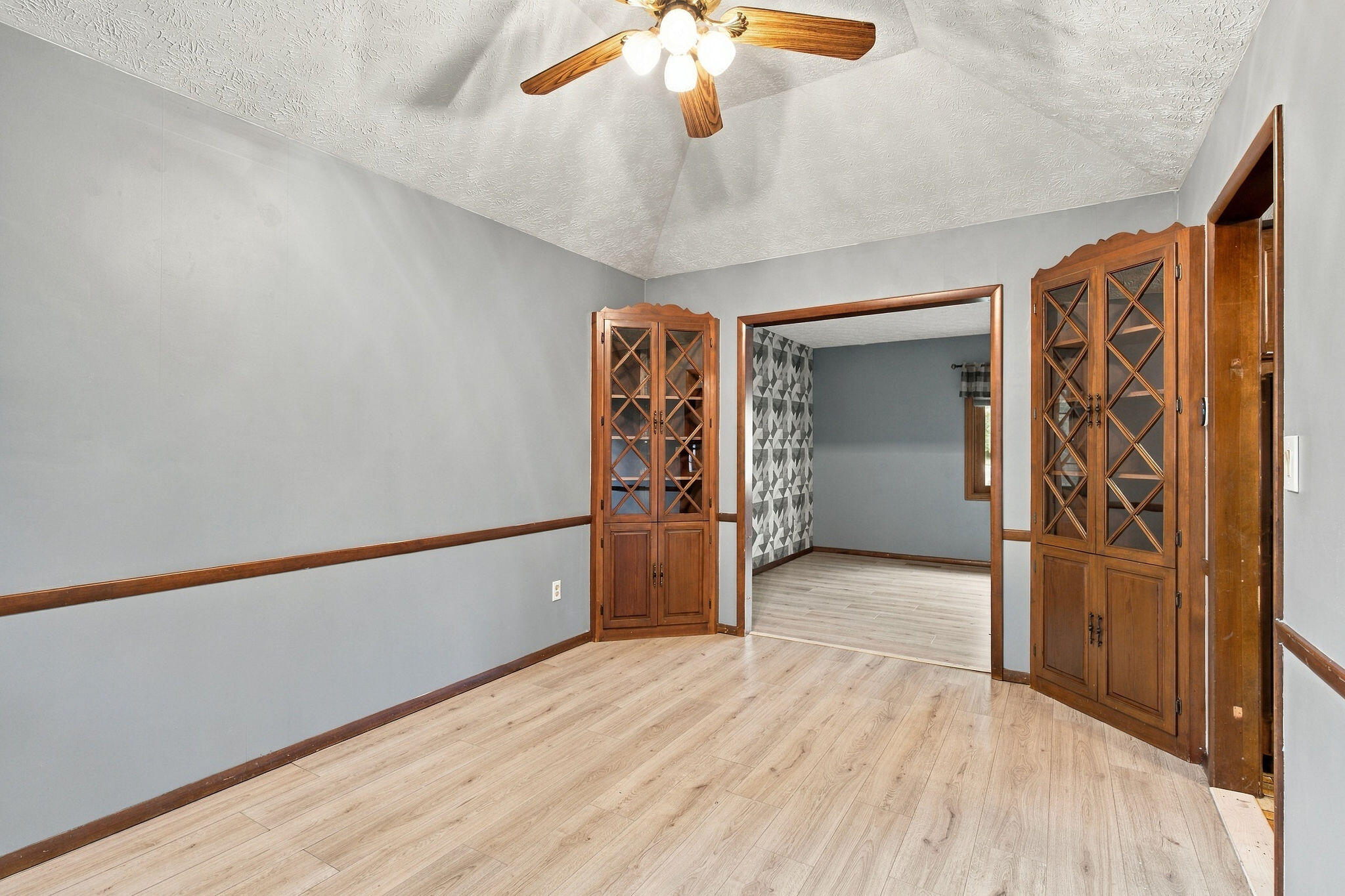 2924 South Chambery Avenue Property Photo 12