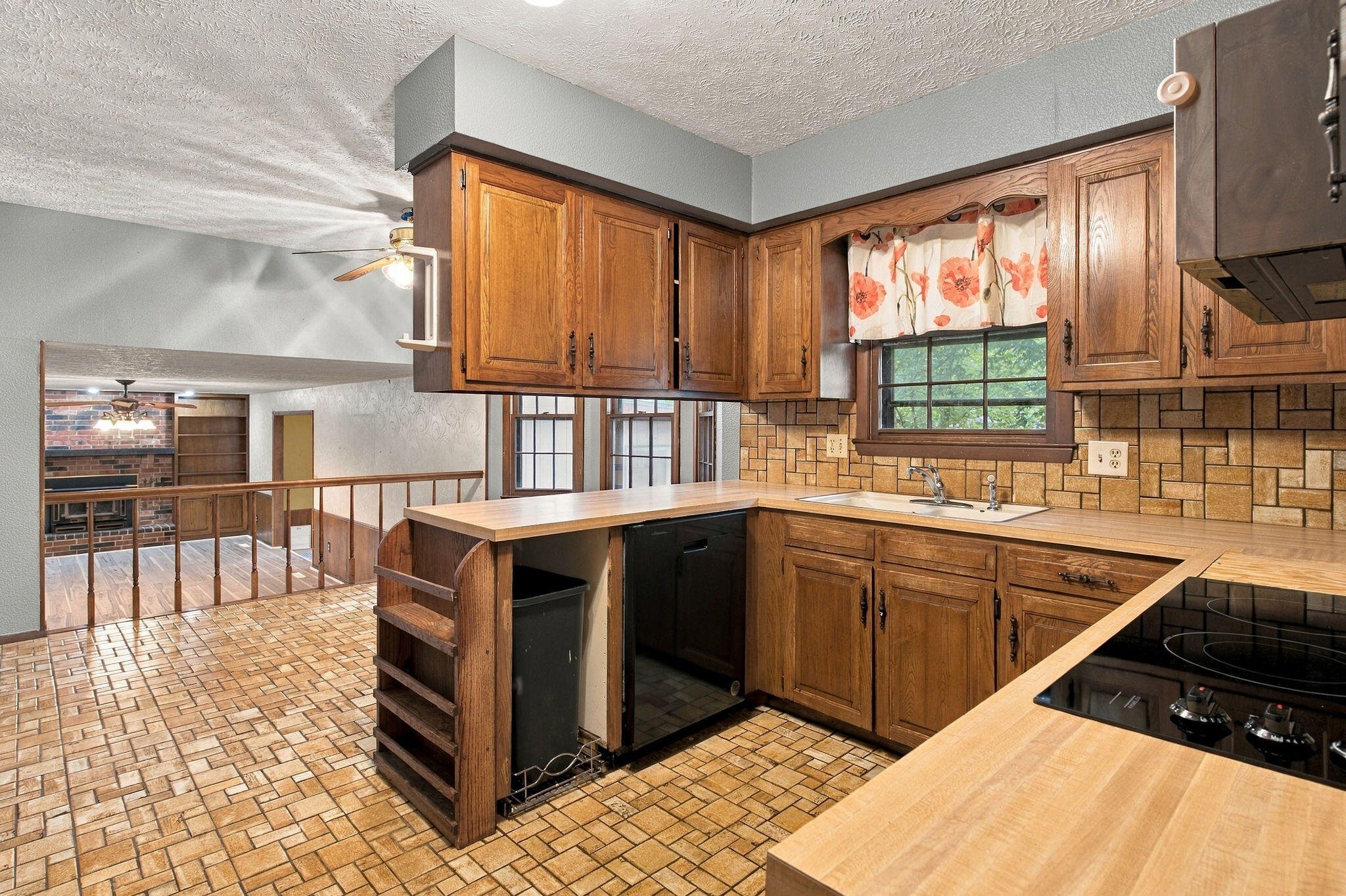 2924 South Chambery Avenue Property Photo 16