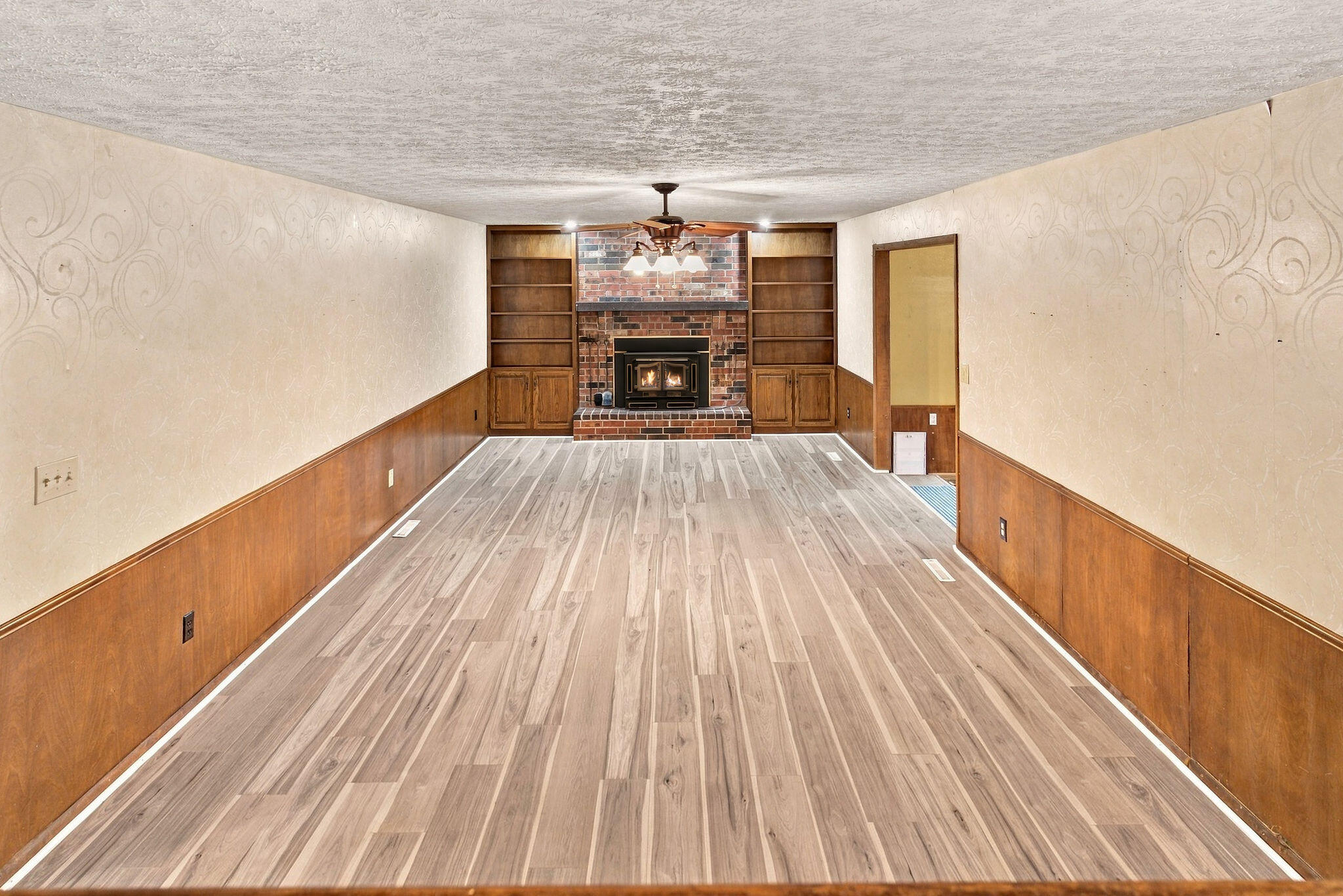 2924 South Chambery Avenue Property Photo 18