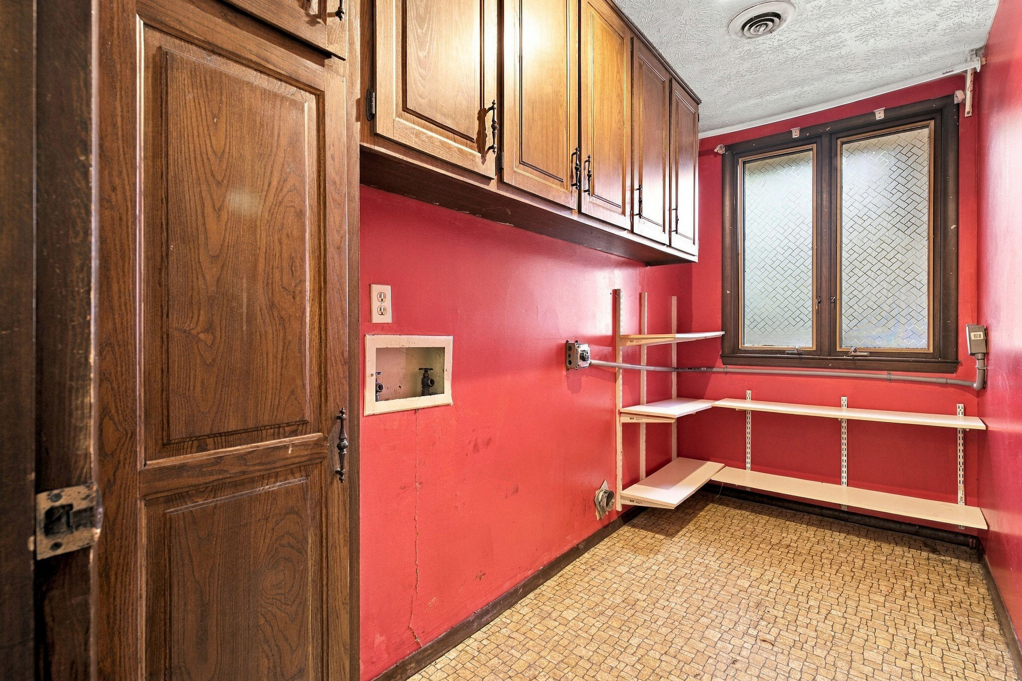 2924 South Chambery Avenue Property Photo 26
