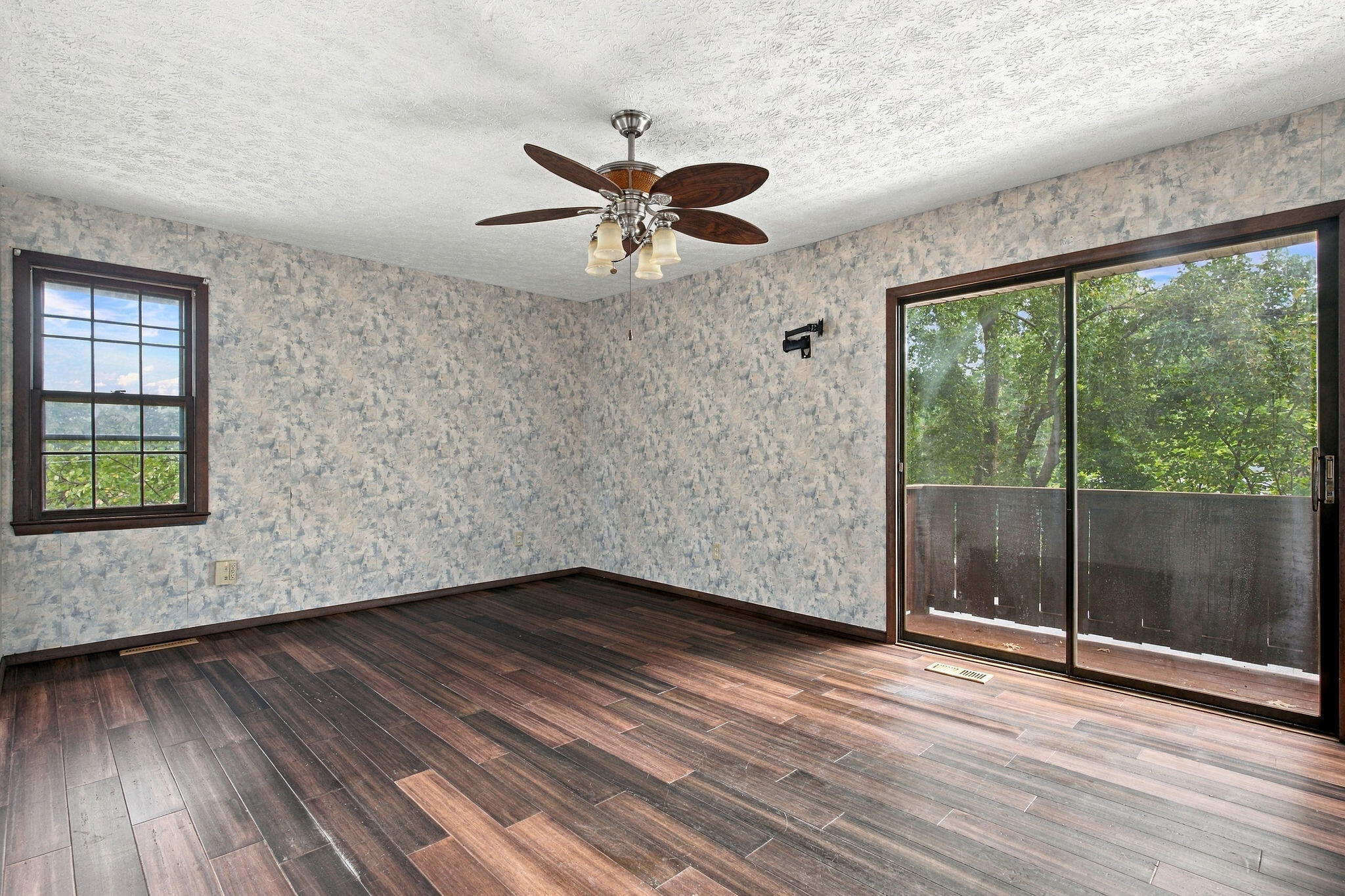 2924 South Chambery Avenue Property Photo 30
