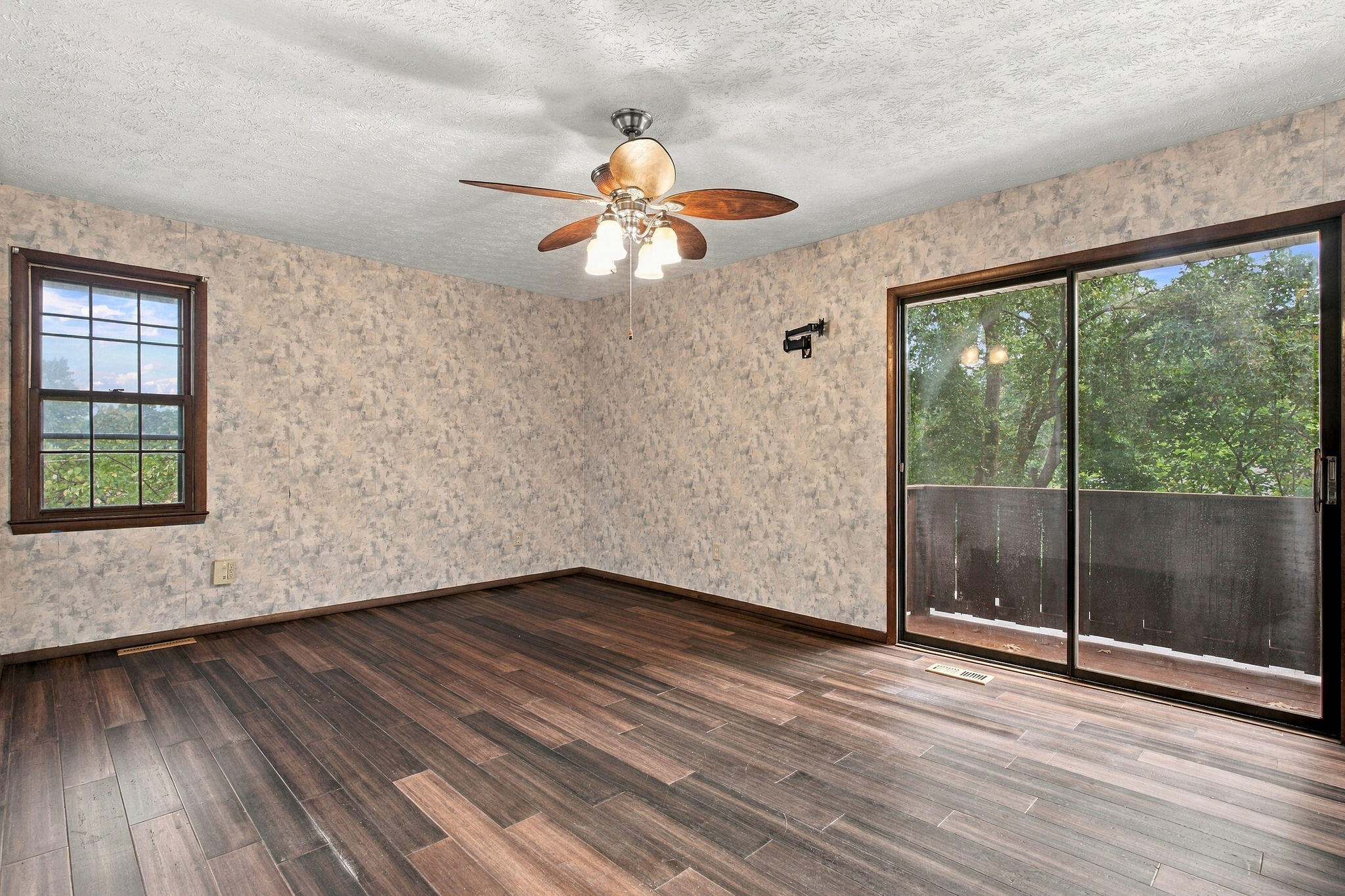 2924 South Chambery Avenue Property Photo 31
